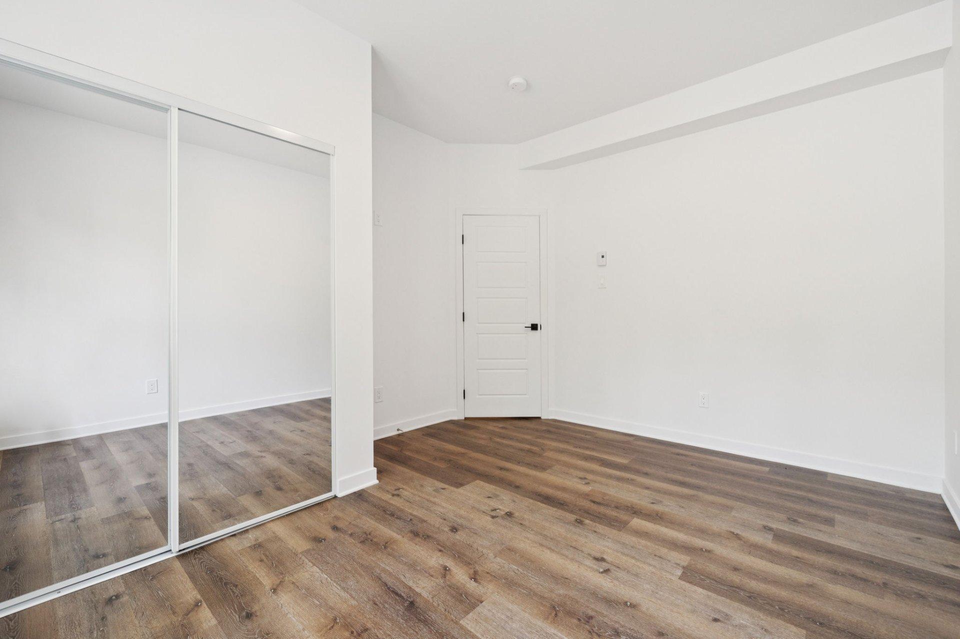 









66


Ch. des Lueurs

,
Val-des-Monts,




QC
J8N4J6

