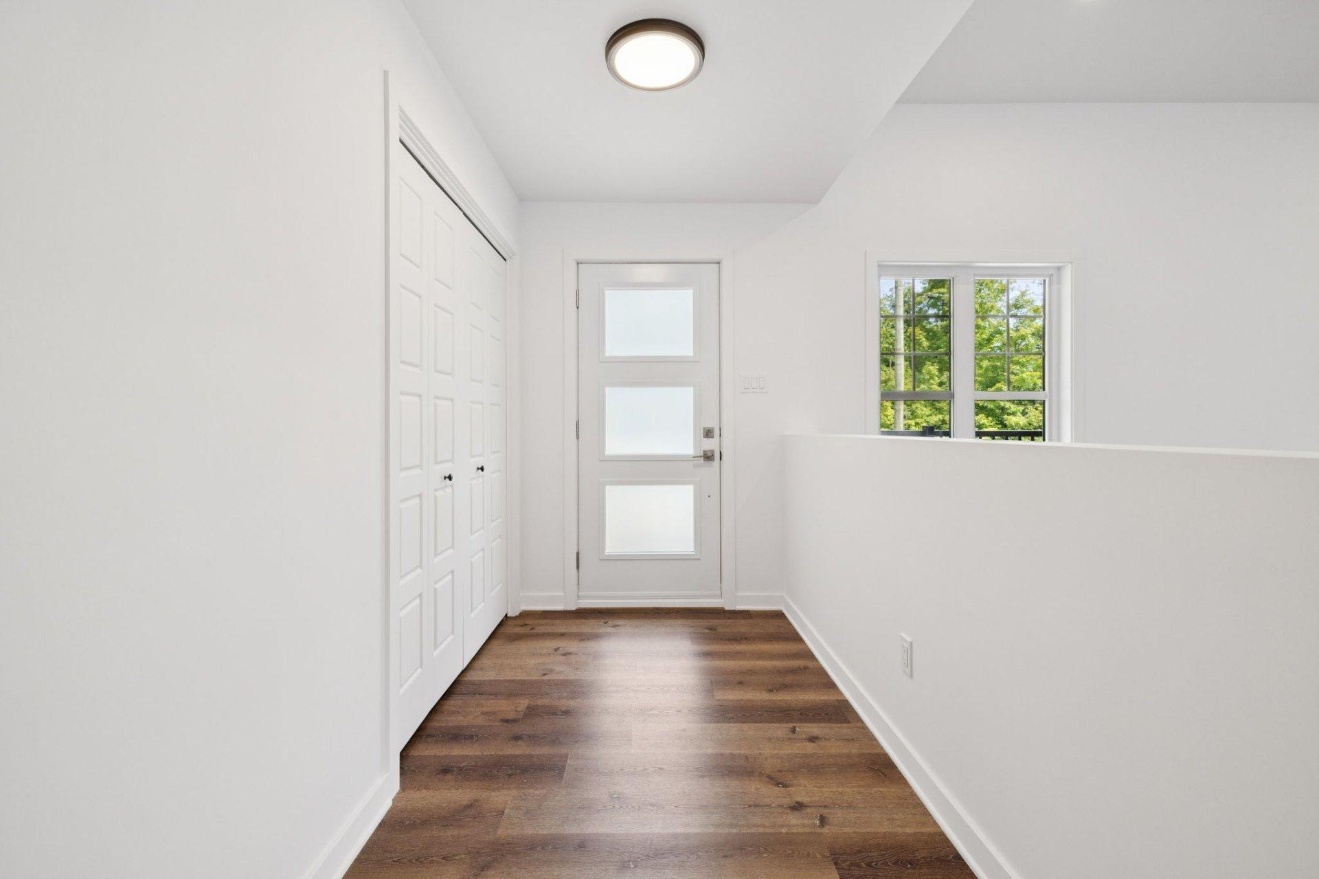 









66


Ch. des Lueurs

,
Val-des-Monts,




QC
J8N4J6

