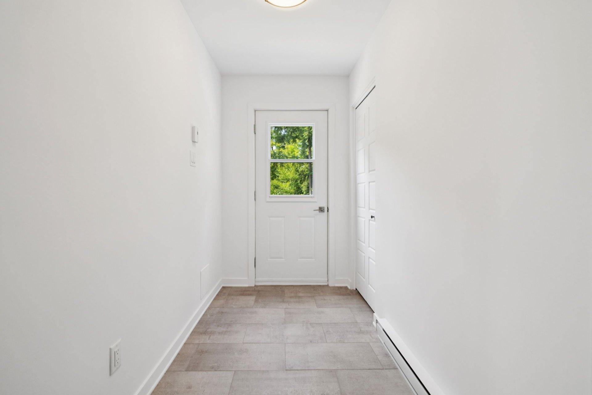 









66


Ch. des Lueurs

,
Val-des-Monts,




QC
J8N4J6

