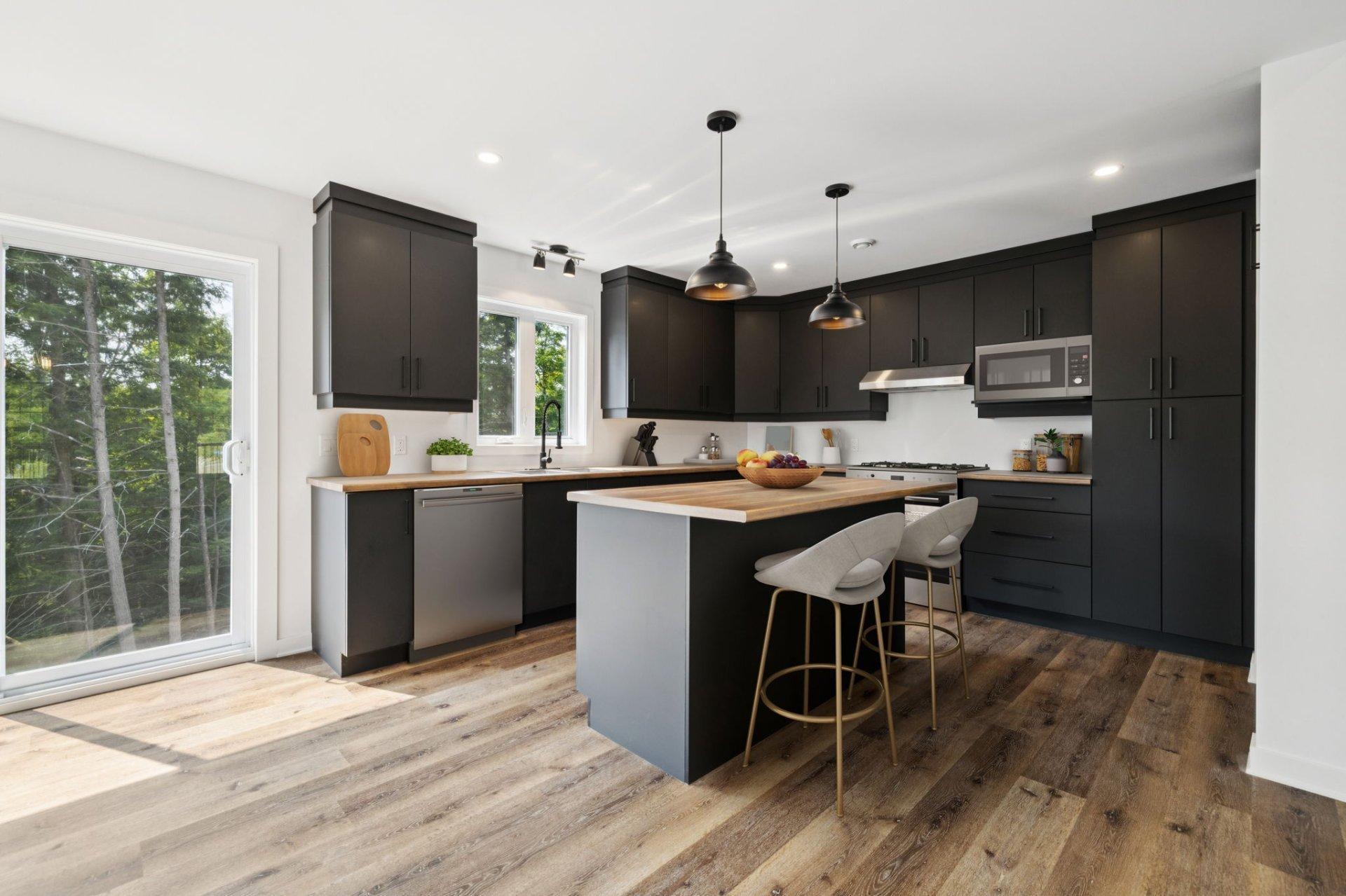 









66


Ch. des Lueurs

,
Val-des-Monts,




QC
J8N4J6

