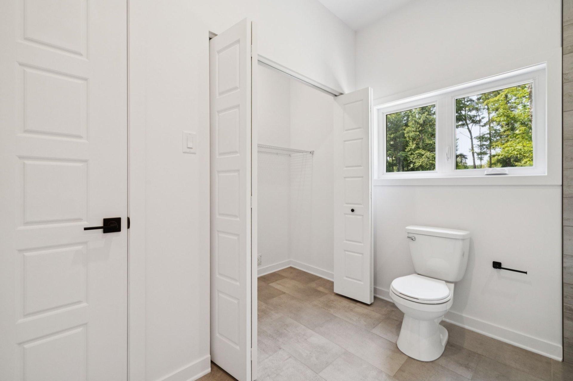 









66


Ch. des Lueurs

,
Val-des-Monts,




QC
J8N4J6

