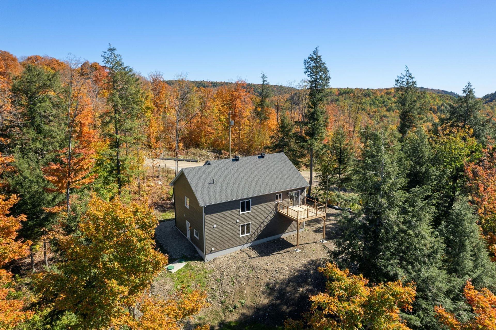 









66


Ch. des Lueurs

,
Val-des-Monts,




QC
J8N4J6

