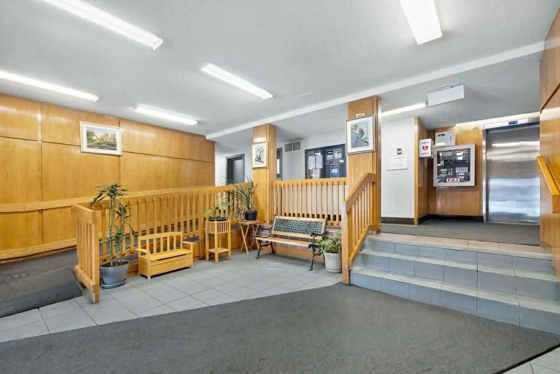 









23


Rue de la Soeur-Jeanne-Marie-Chavoin

, 1019,
Gatineau (Hull),




QC
J8Z1V9

