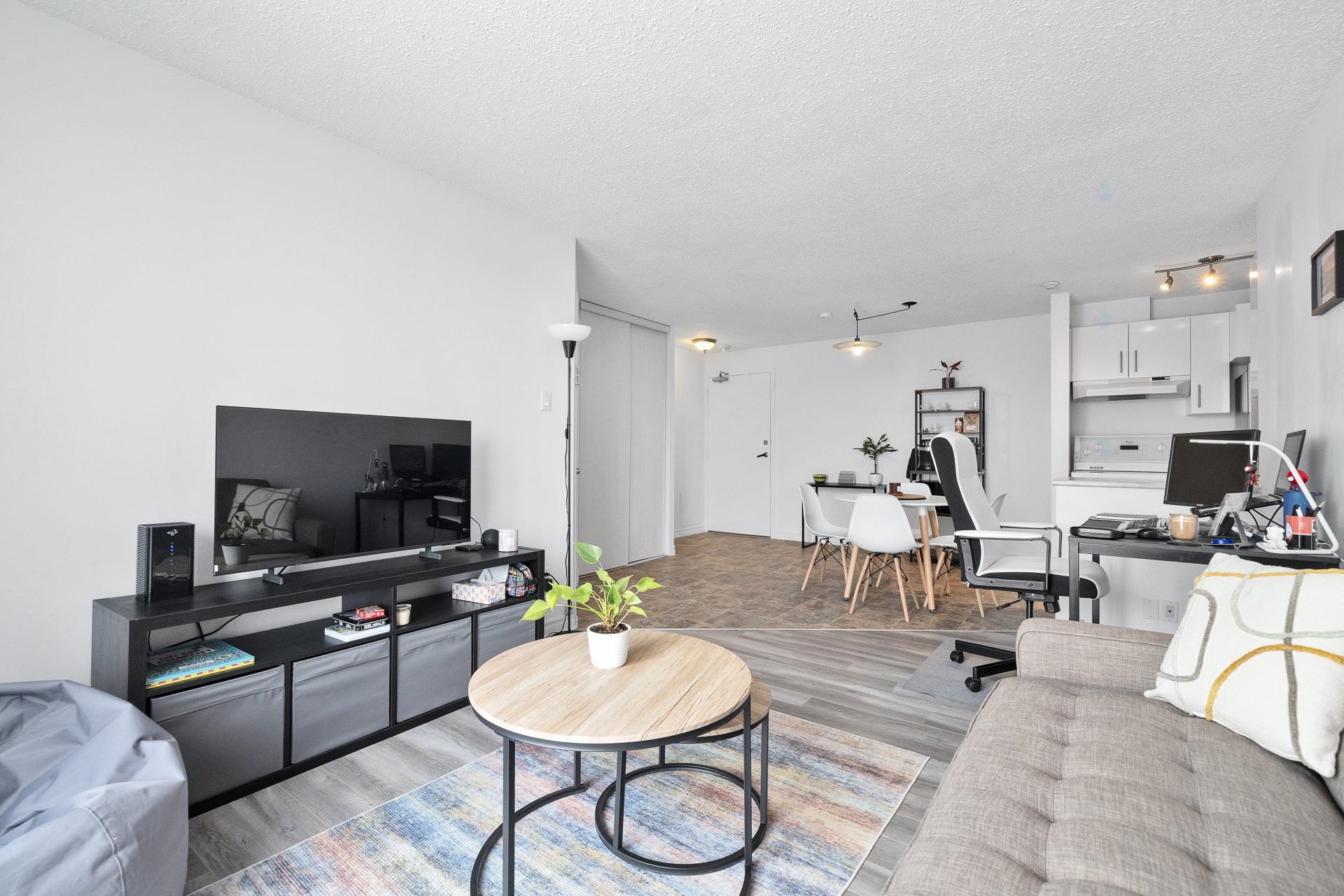 









23


Rue de la Soeur-Jeanne-Marie-Chavoin

, 1019,
Gatineau (Hull),




QC
J8Z1V9

