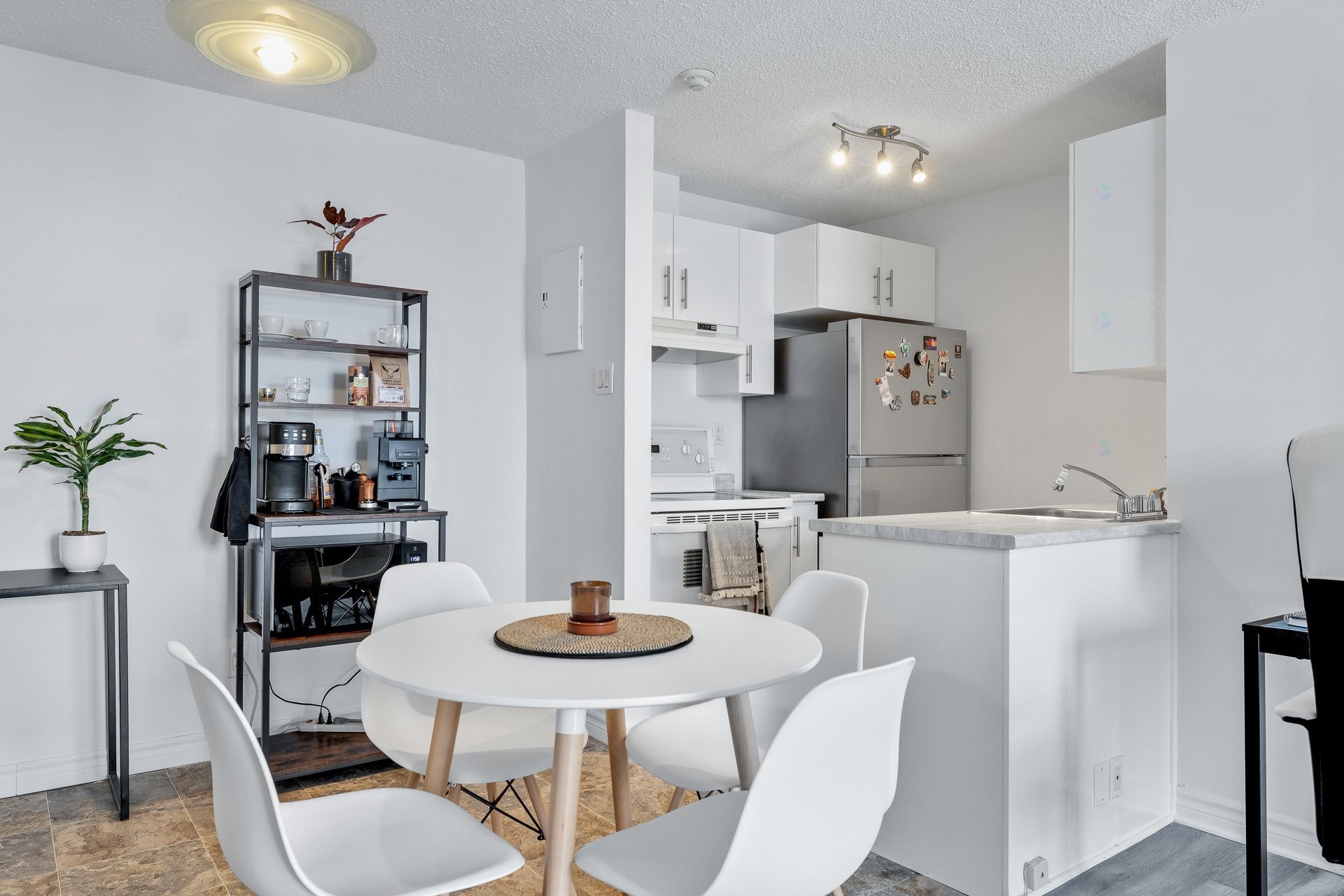 









23


Rue de la Soeur-Jeanne-Marie-Chavoin

, 1019,
Gatineau (Hull),




QC
J8Z1V9

