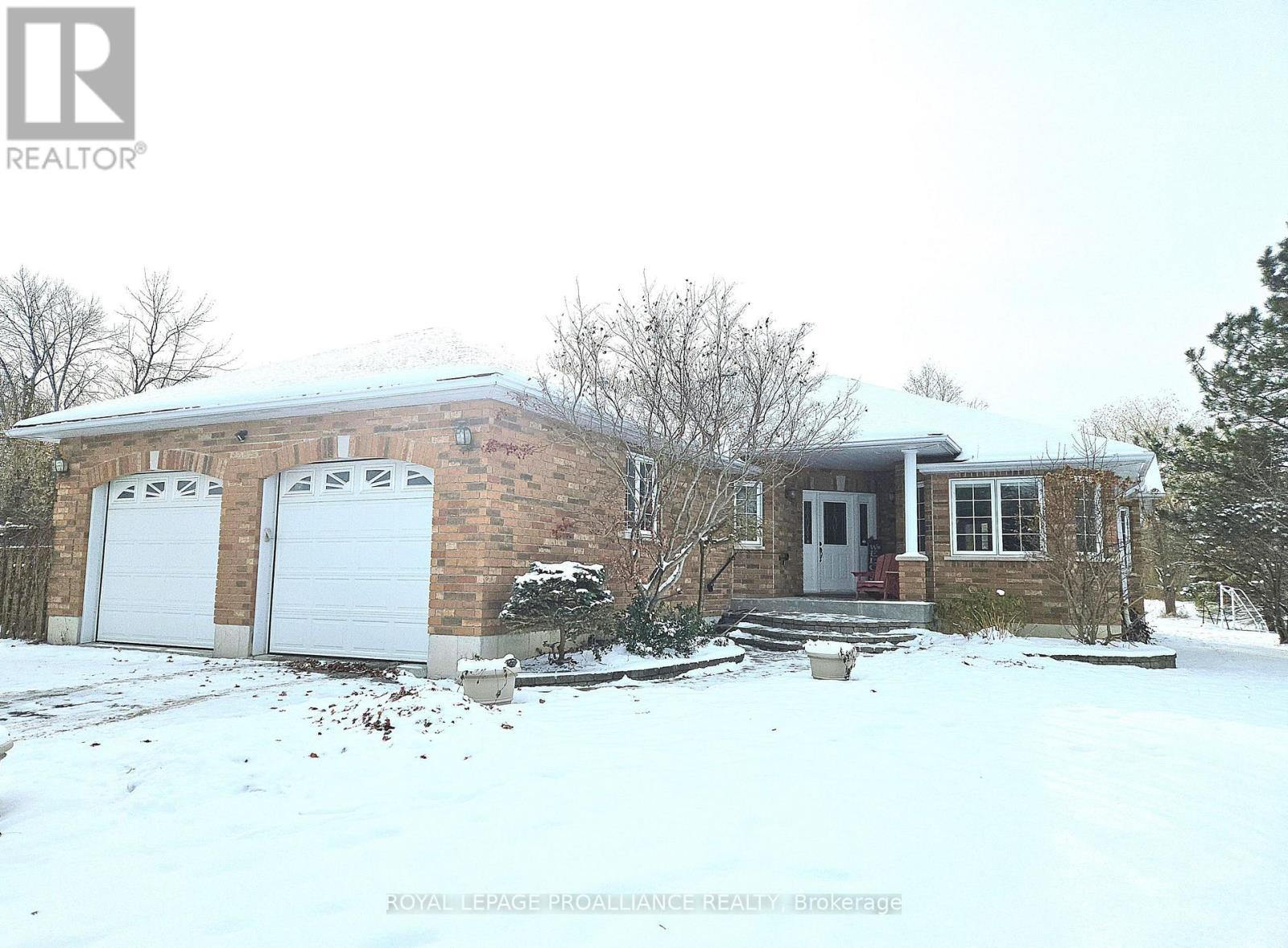 












685 COUNTY ROAD 28

,
Prince Edward County (Ameliasburg Ward),




Ontario
K8N4Z7

