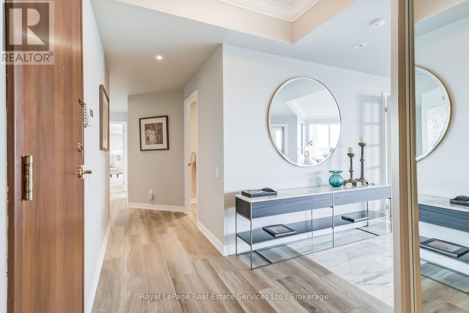 












PH1 - 60 OLD MILL ROAD

,
Oakville (OO Old Oakville),




Ontario
L6J7V9

