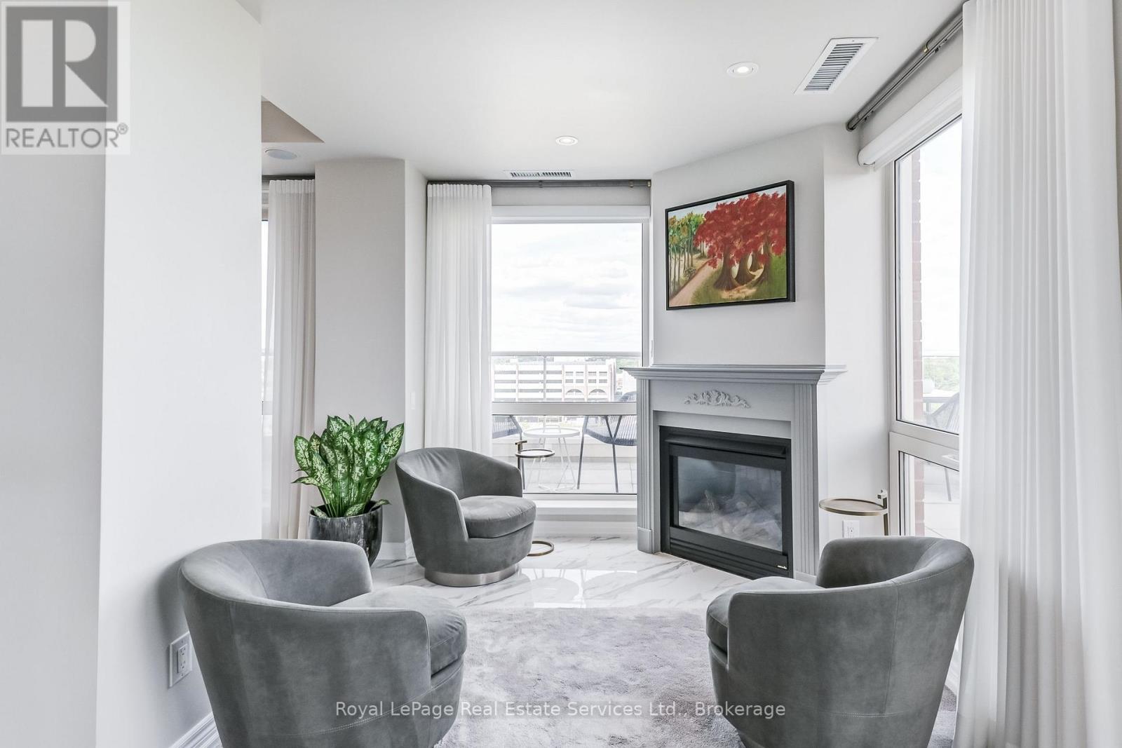 












PH1 - 60 OLD MILL ROAD

,
Oakville (OO Old Oakville),




Ontario
L6J7V9

