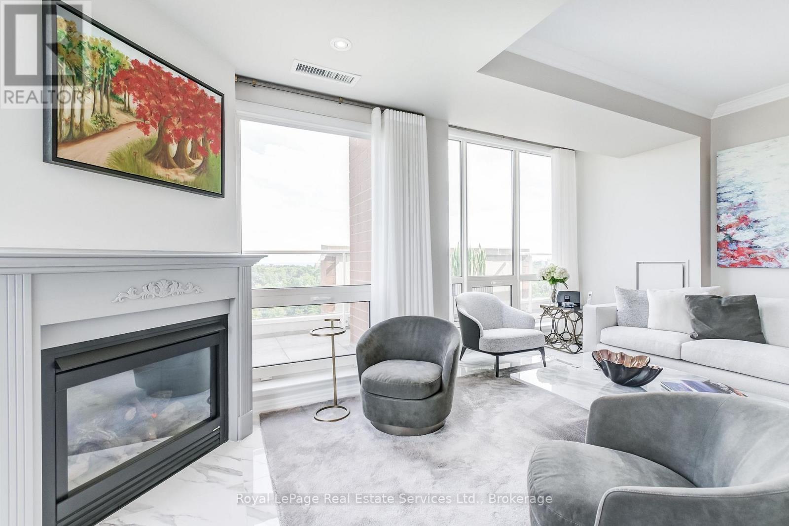 












PH1 - 60 OLD MILL ROAD

,
Oakville (OO Old Oakville),




Ontario
L6J7V9

