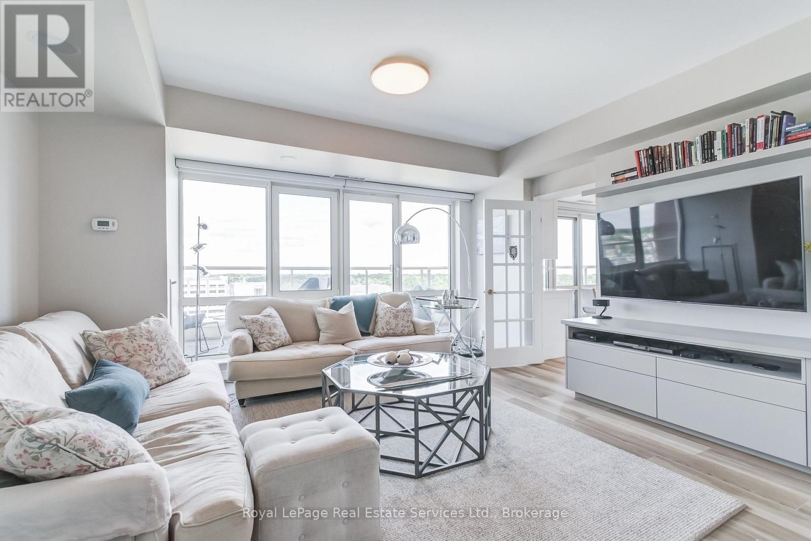 












PH1 - 60 OLD MILL ROAD

,
Oakville (OO Old Oakville),




Ontario
L6J7V9

