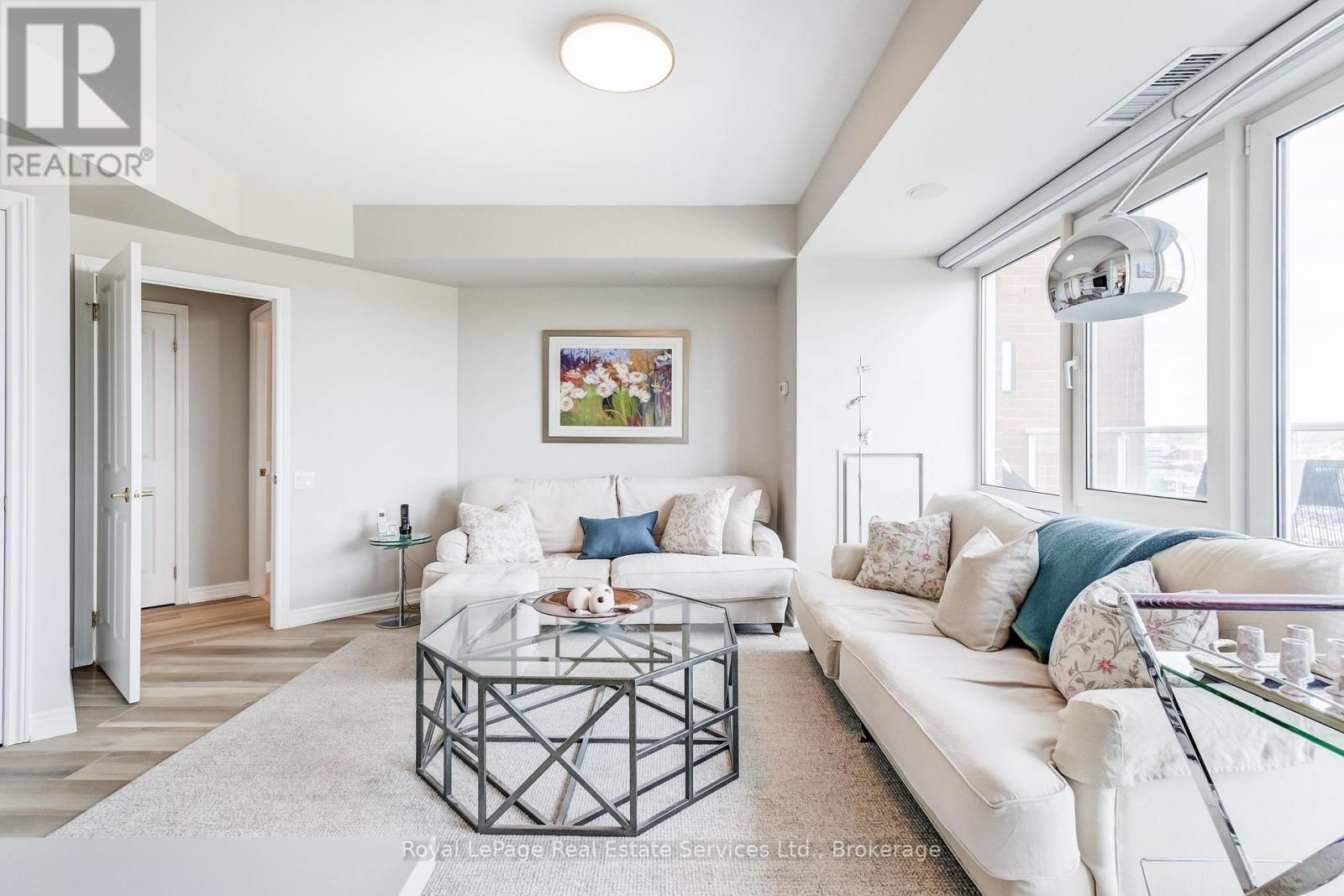 












PH1 - 60 OLD MILL ROAD

,
Oakville (OO Old Oakville),




Ontario
L6J7V9


