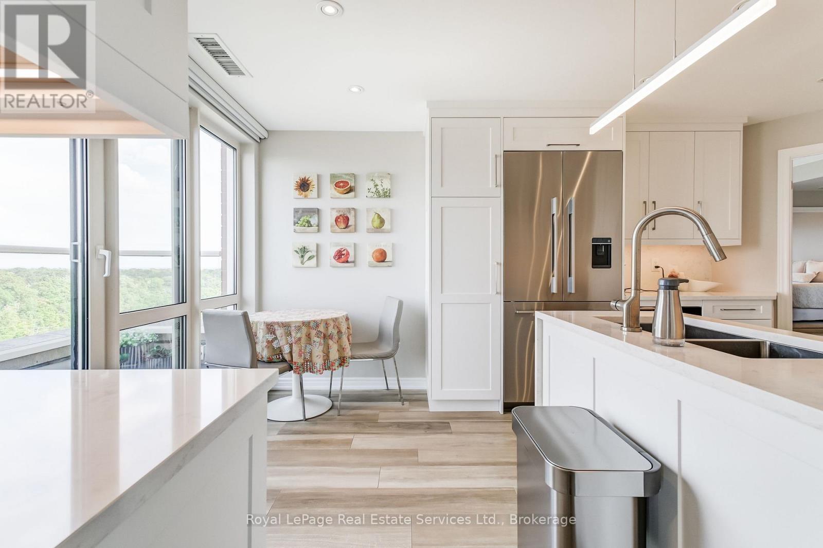 












PH1 - 60 OLD MILL ROAD

,
Oakville (OO Old Oakville),




Ontario
L6J7V9

