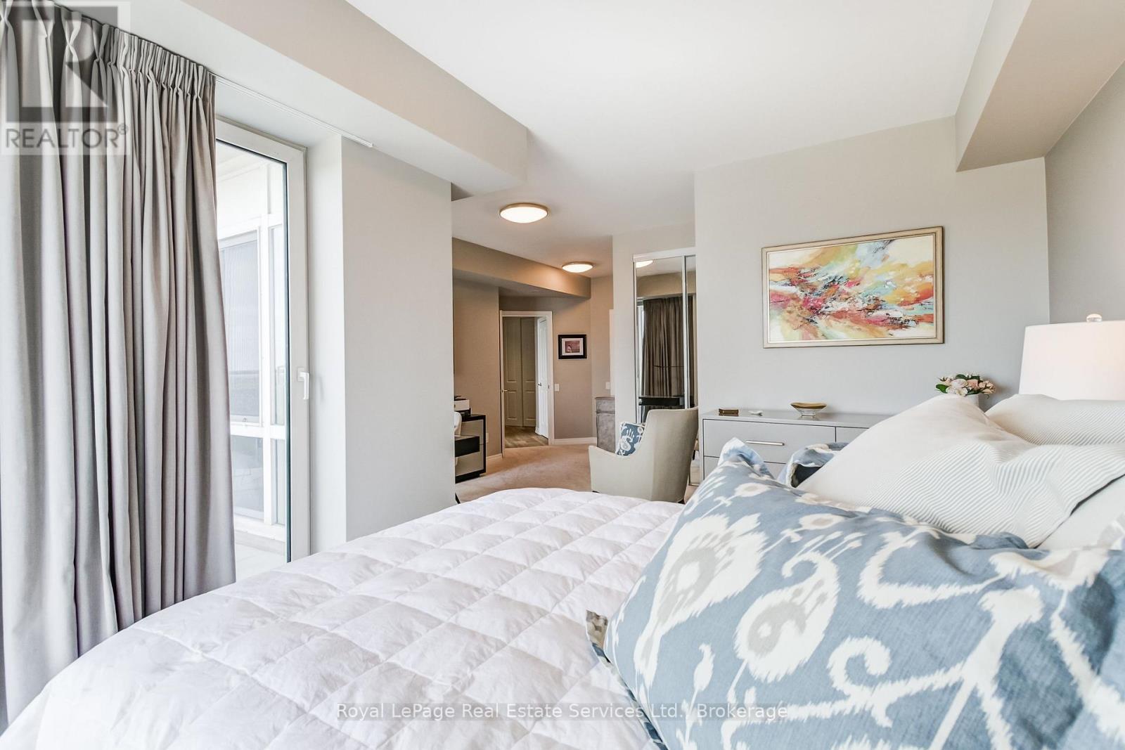 












PH1 - 60 OLD MILL ROAD

,
Oakville (OO Old Oakville),




Ontario
L6J7V9

