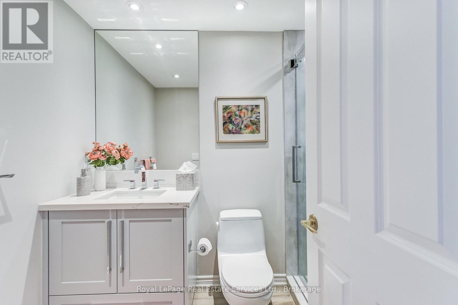 












PH1 - 60 OLD MILL ROAD

,
Oakville (OO Old Oakville),




Ontario
L6J7V9

