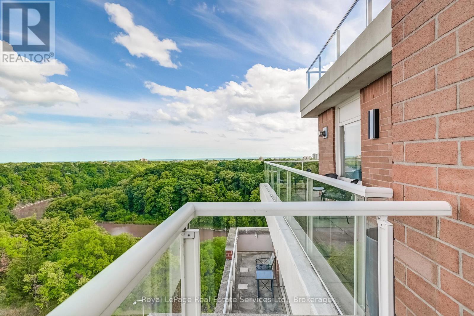 












PH1 - 60 OLD MILL ROAD

,
Oakville (OO Old Oakville),




Ontario
L6J7V9


