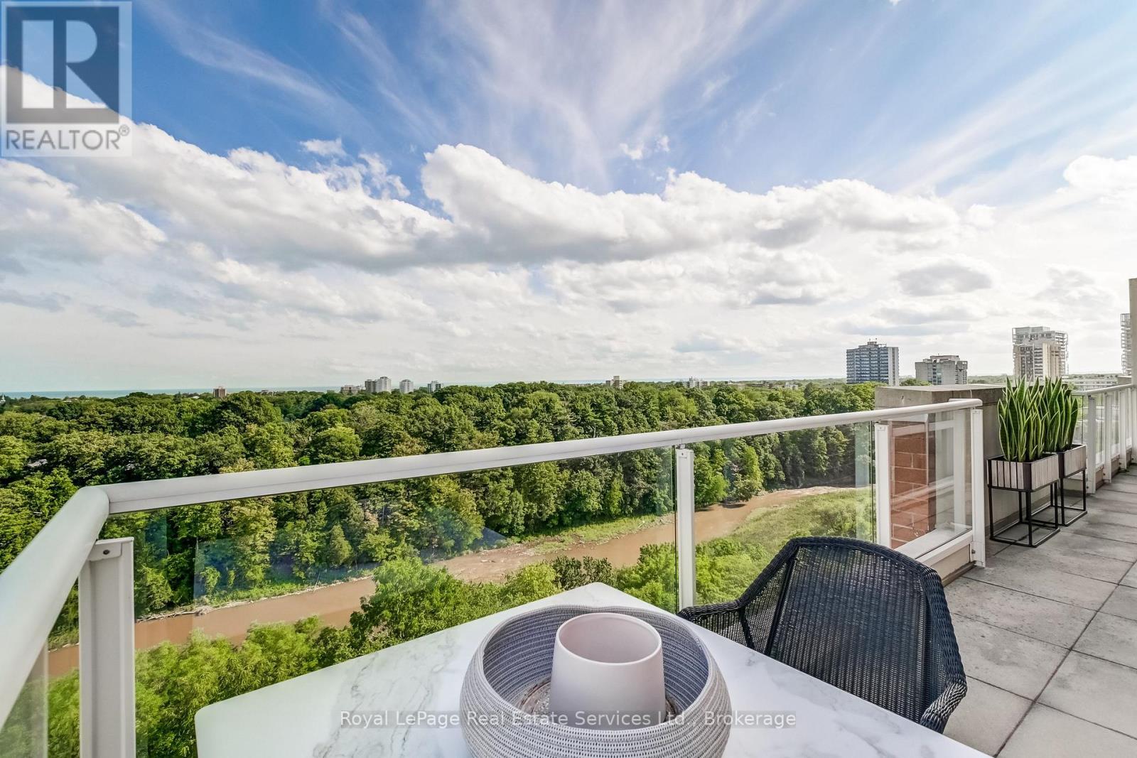 












PH1 - 60 OLD MILL ROAD

,
Oakville (OO Old Oakville),




Ontario
L6J7V9

