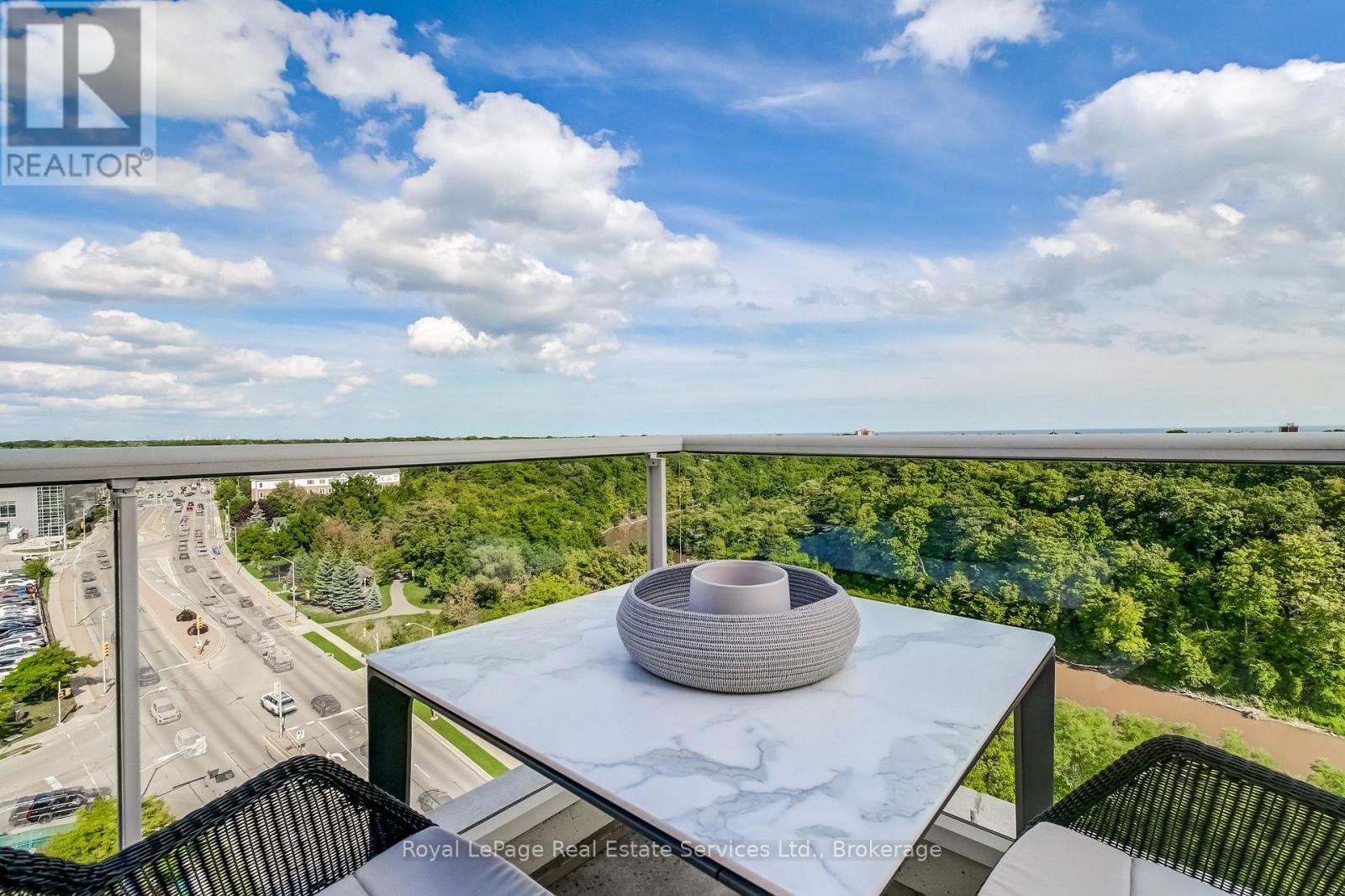 












PH1 - 60 OLD MILL ROAD

,
Oakville (OO Old Oakville),




Ontario
L6J7V9

