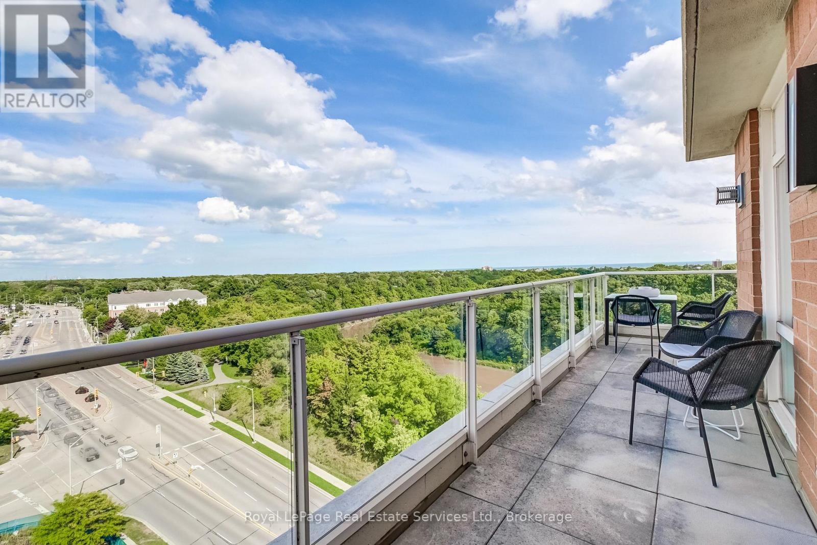 












PH1 - 60 OLD MILL ROAD

,
Oakville (OO Old Oakville),




Ontario
L6J7V9

