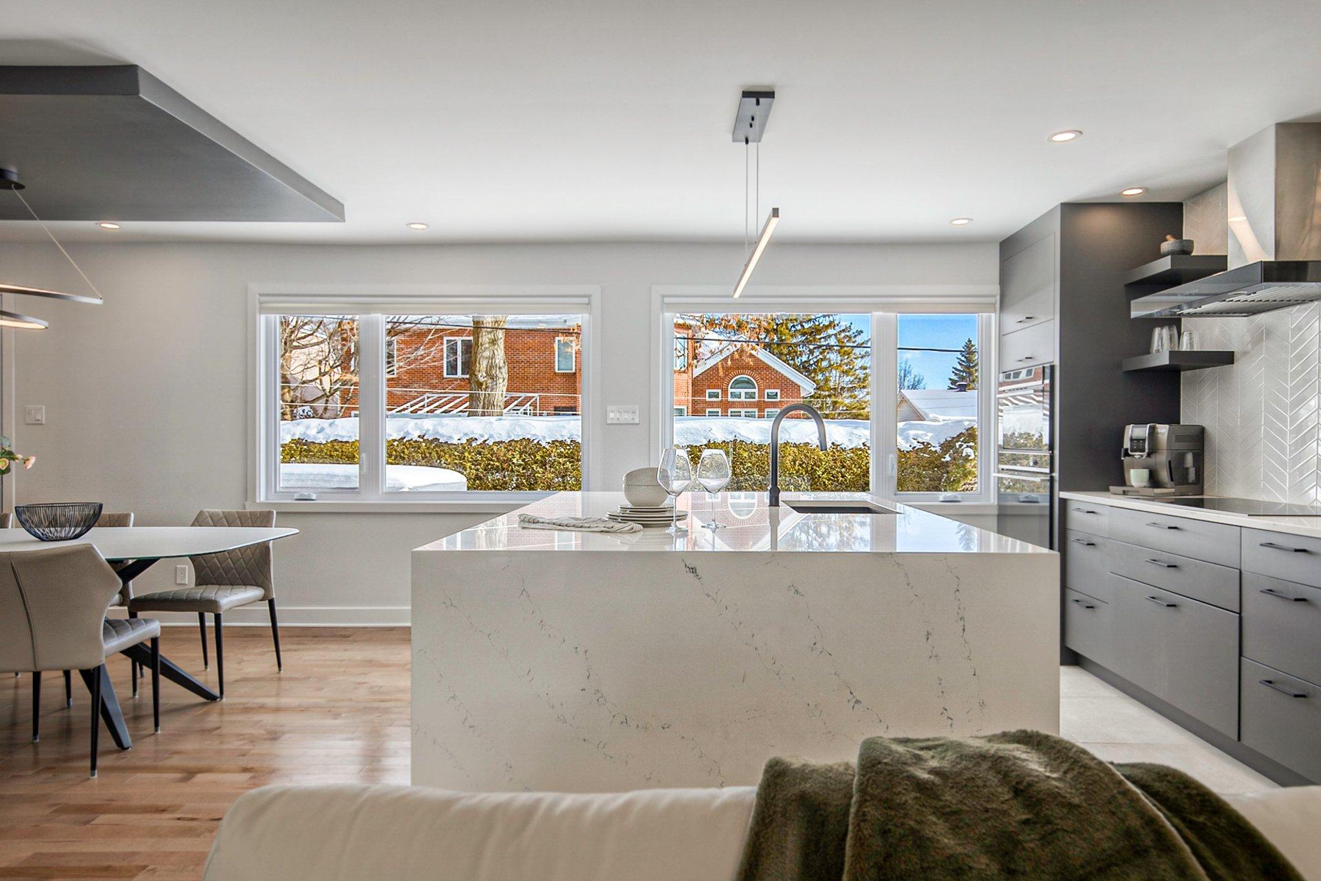 









1984


Rue La Corne

,
Saint-Bruno-de-Montarville,




QC
J3V4Z9

