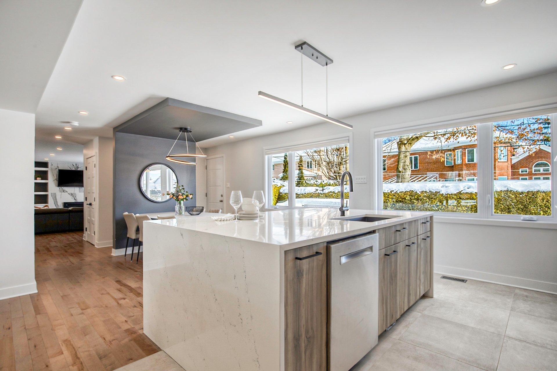 









1984


Rue La Corne

,
Saint-Bruno-de-Montarville,




QC
J3V4Z9

