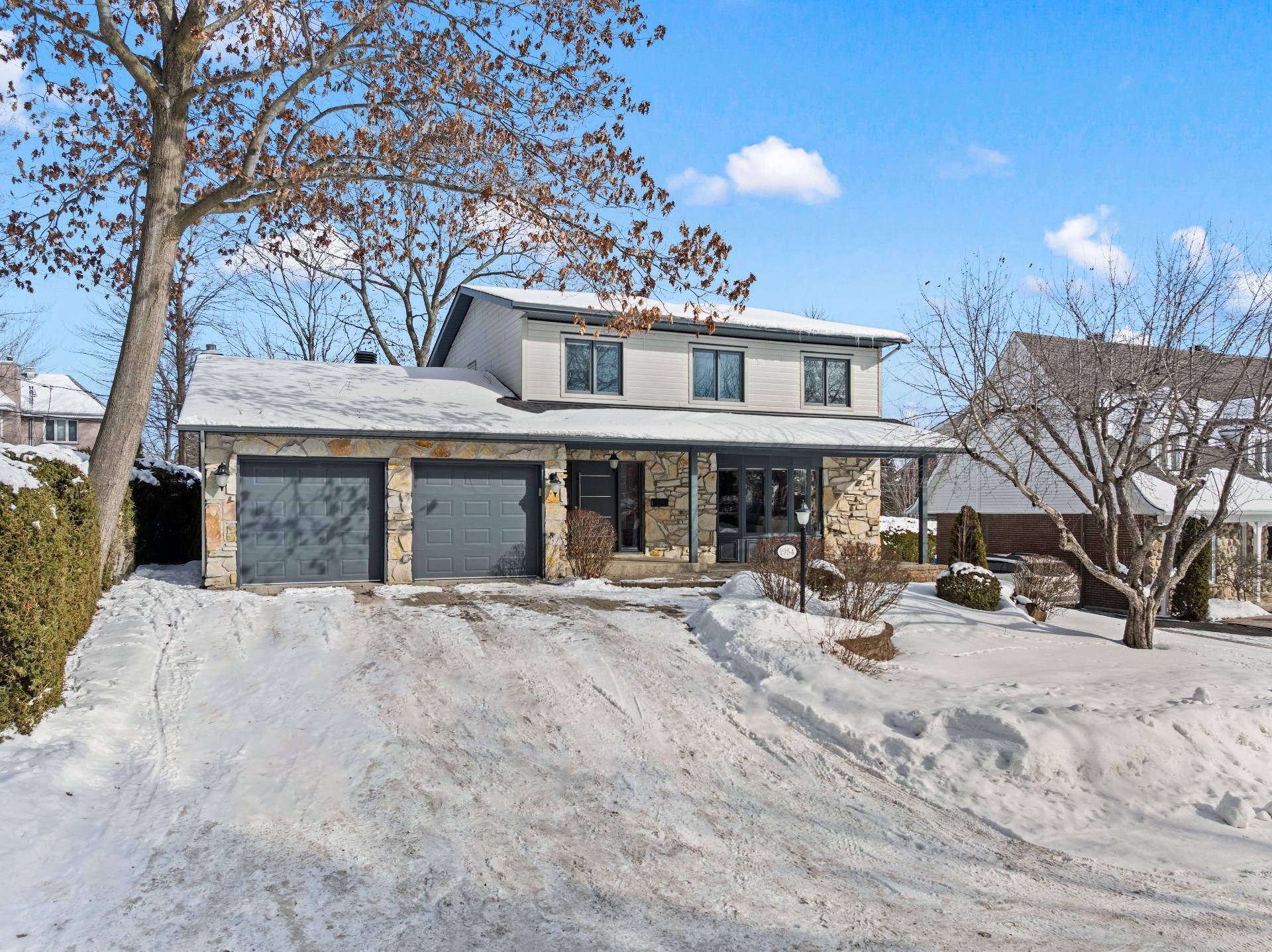 









1984


Rue La Corne

,
Saint-Bruno-de-Montarville,




QC
J3V4Z9

