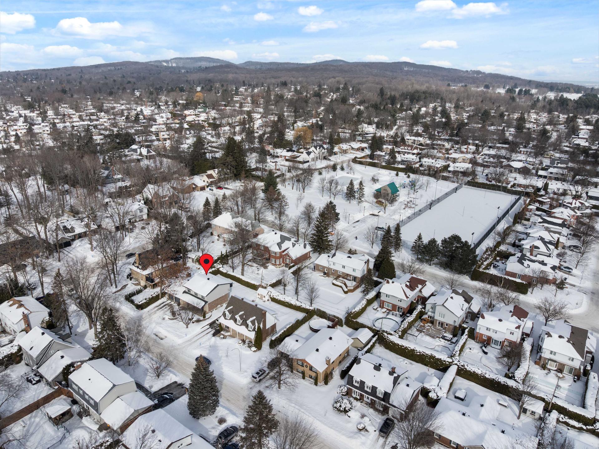 









1984


Rue La Corne

,
Saint-Bruno-de-Montarville,




QC
J3V4Z9

