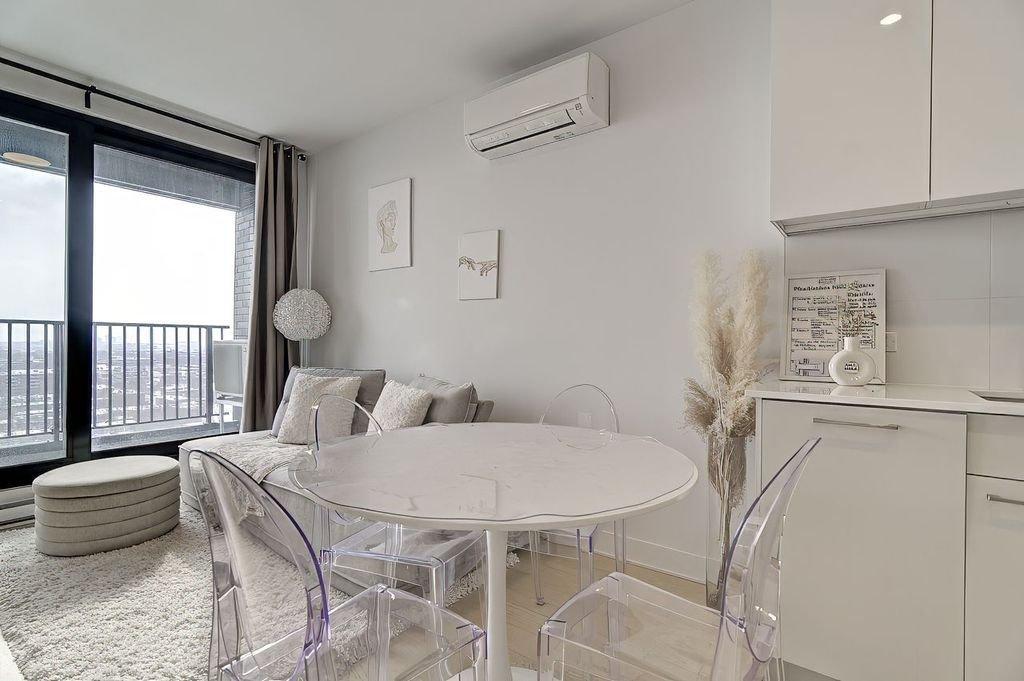 









2020


Boul. René-Lévesque O.

, 816,
Montréal (Ville-Marie),




QC
H3H0B4

