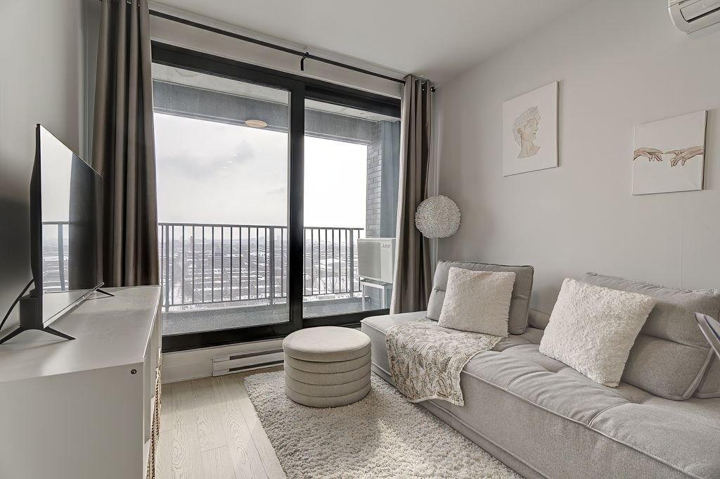 









2020


Boul. René-Lévesque O.

, 816,
Montréal (Ville-Marie),




QC
H3H0B4

