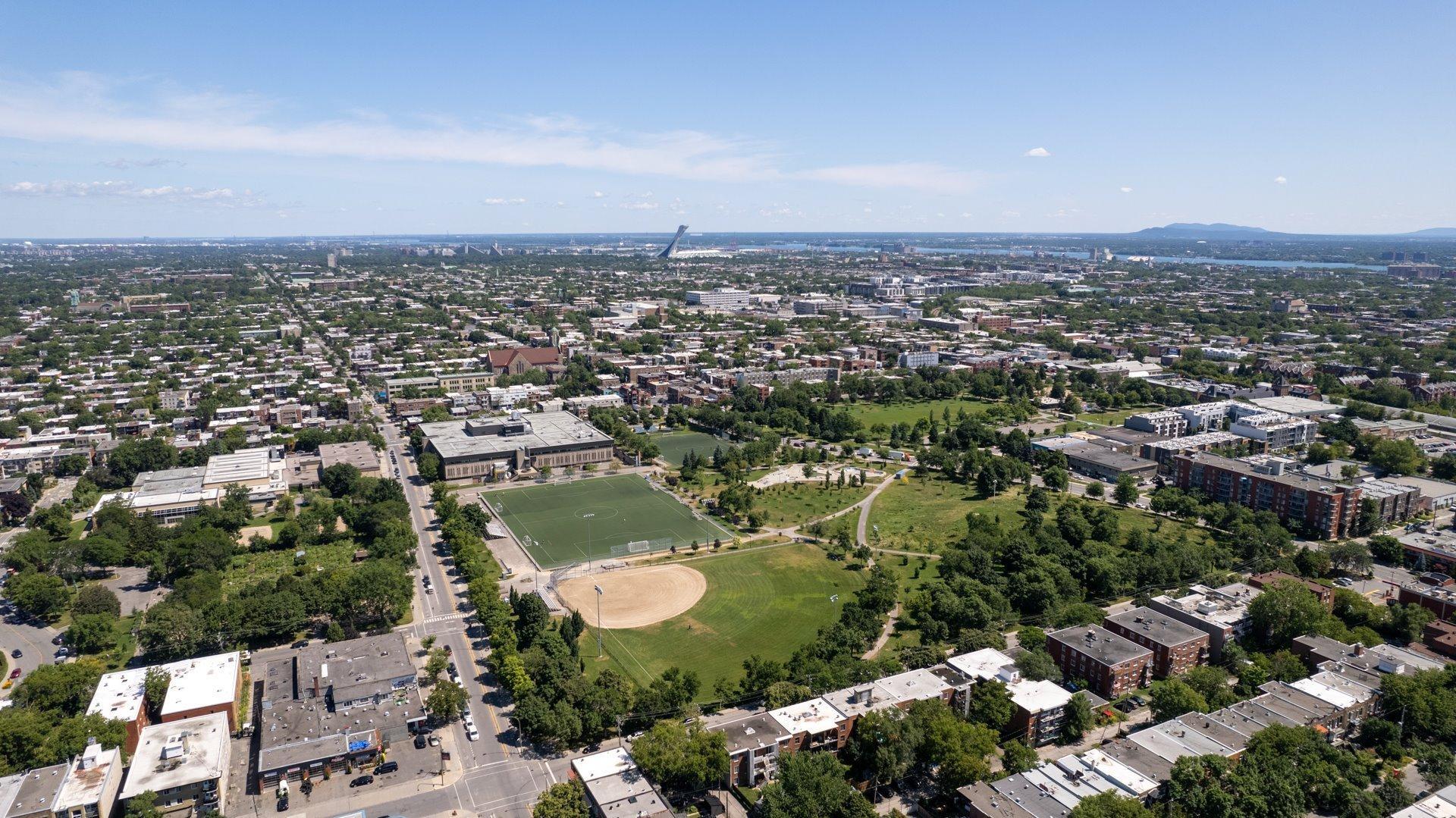 









5828


Rue De La Roche

,
Montréal (Rosemont/La Petite-Patrie),




QC
H2S2C7

