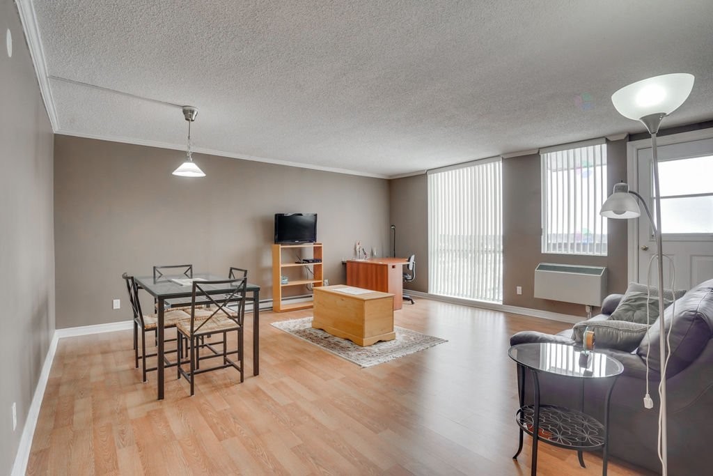 









295


Boul. St-Joseph

, 1406,
Gatineau (Hull),




QC
J8Y3Y5

