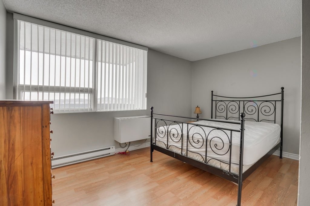 









295


Boul. St-Joseph

, 1406,
Gatineau (Hull),




QC
J8Y3Y5

