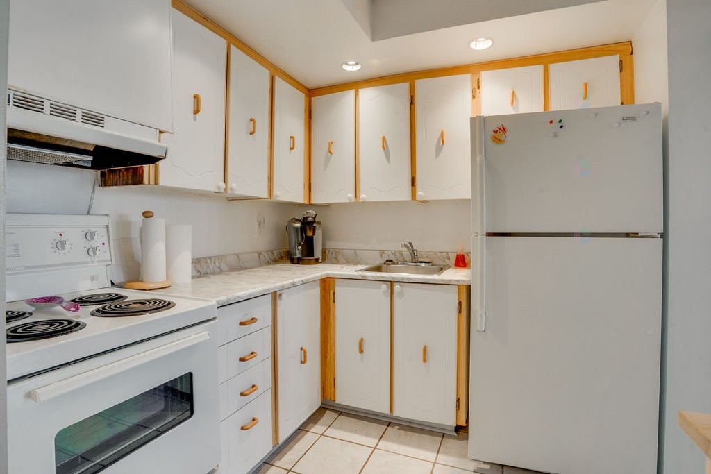 









295


Boul. St-Joseph

, 1406,
Gatineau (Hull),




QC
J8Y3Y5

