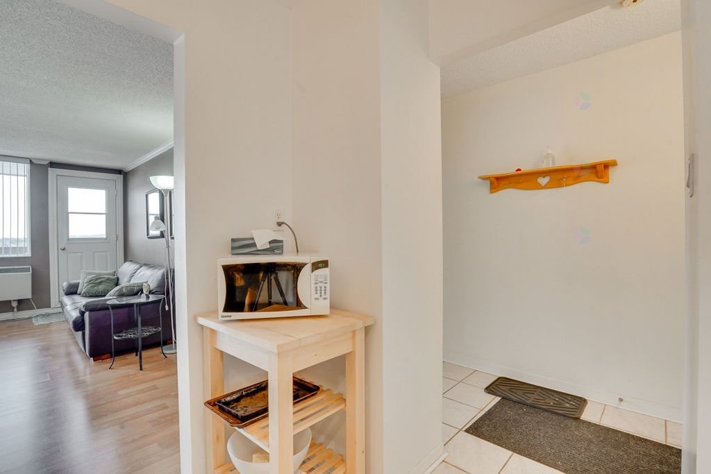 









295


Boul. St-Joseph

, 1406,
Gatineau (Hull),




QC
J8Y3Y5

