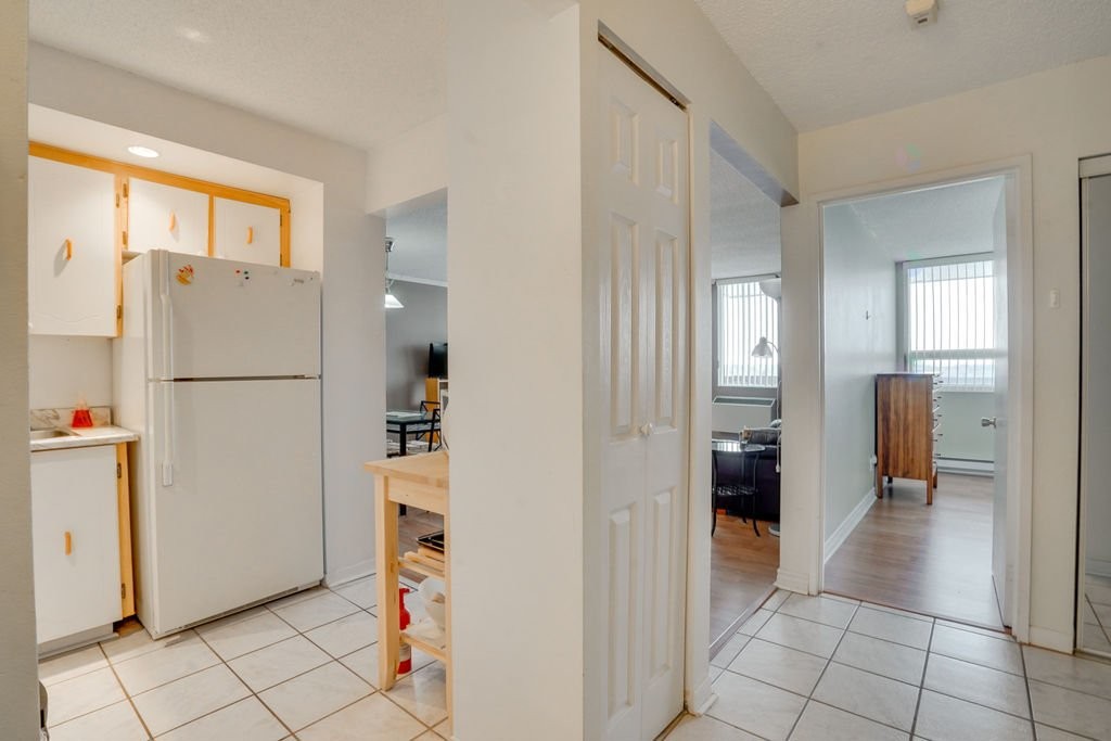 









295


Boul. St-Joseph

, 1406,
Gatineau (Hull),




QC
J8Y3Y5

