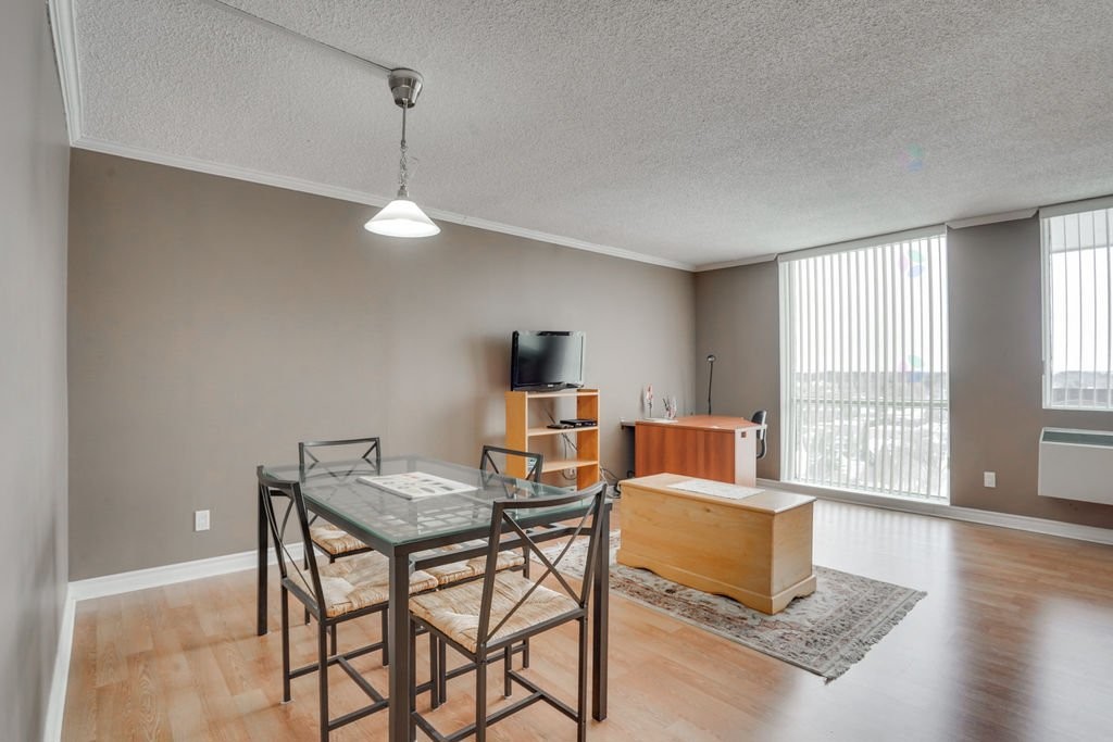 









295


Boul. St-Joseph

, 1406,
Gatineau (Hull),




QC
J8Y3Y5

