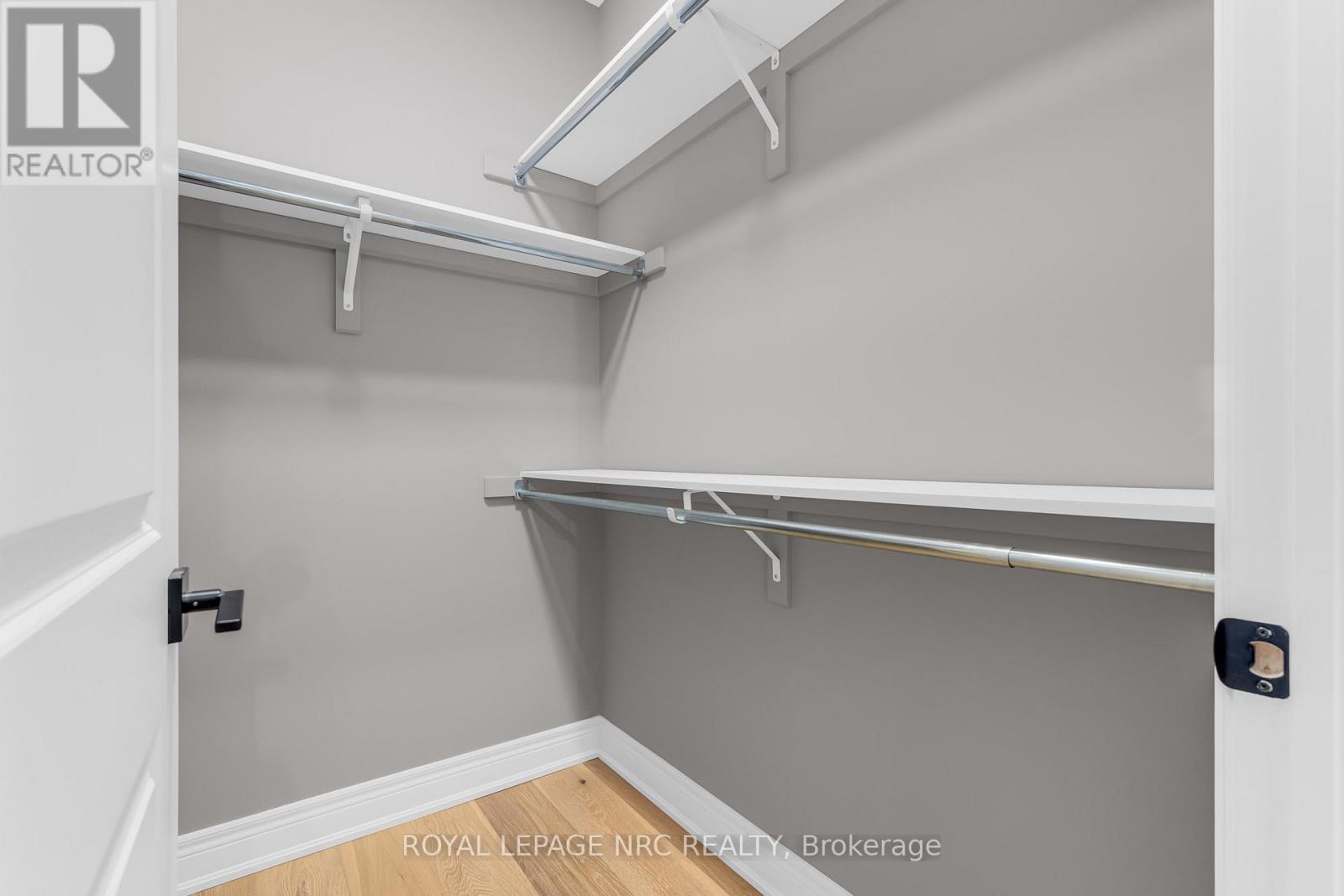 












738 CLARENCE STREET

,
Port Colborne (Sugarloaf),




Ontario
L3K0A8

