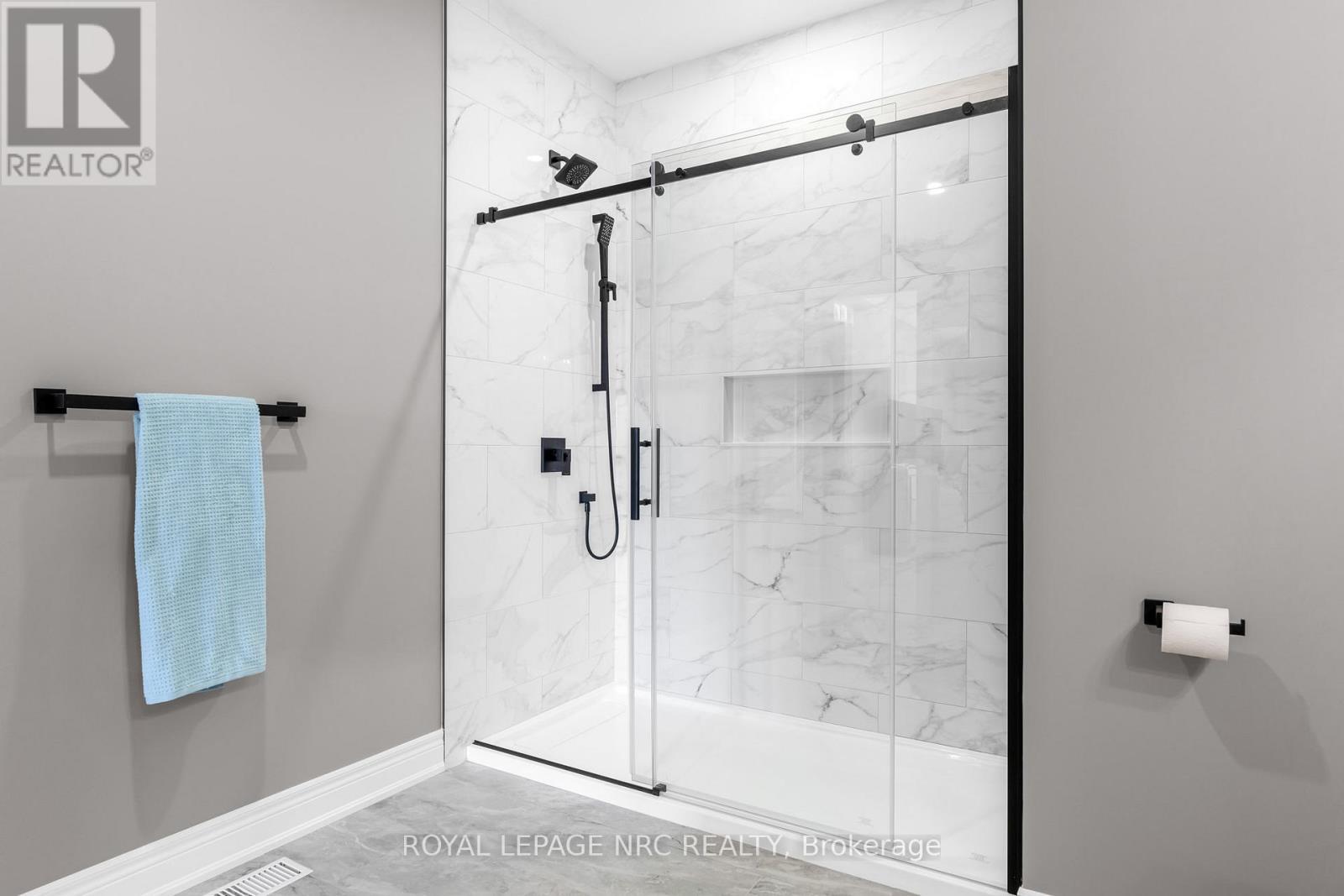 












738 CLARENCE STREET

,
Port Colborne (Sugarloaf),




Ontario
L3K0A8

