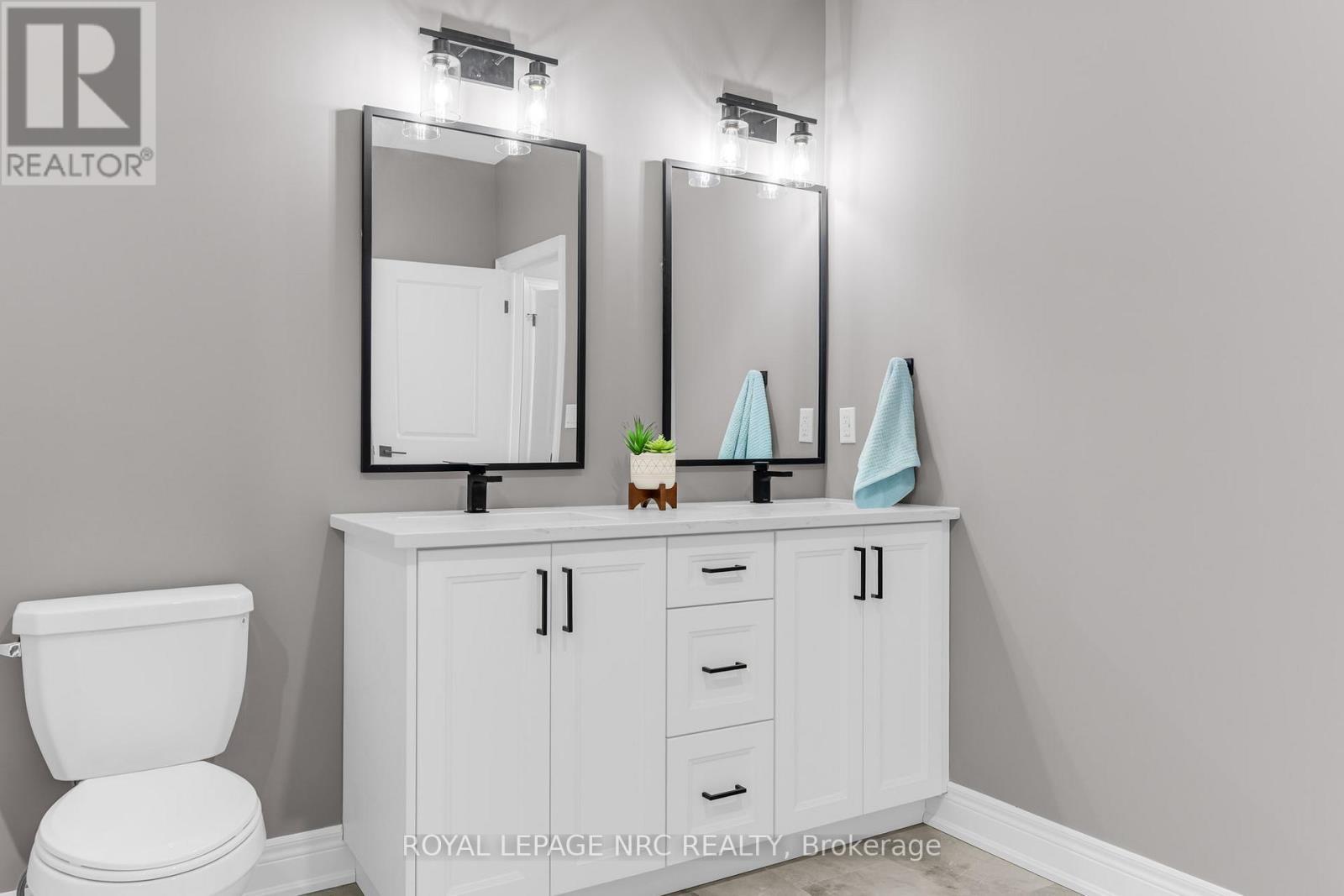 












738 CLARENCE STREET

,
Port Colborne (Sugarloaf),




Ontario
L3K0A8

