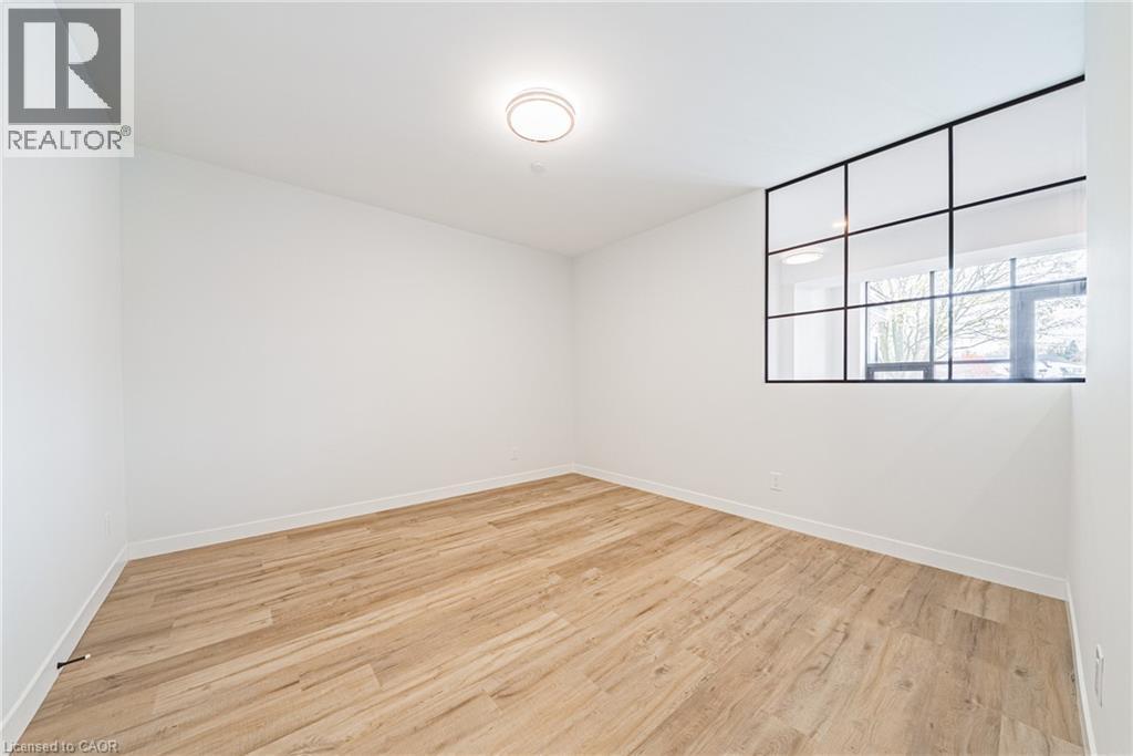 












555 SANATORIUM Road Unit# 206

,
Hamilton,




Ontario
L9C2B1

