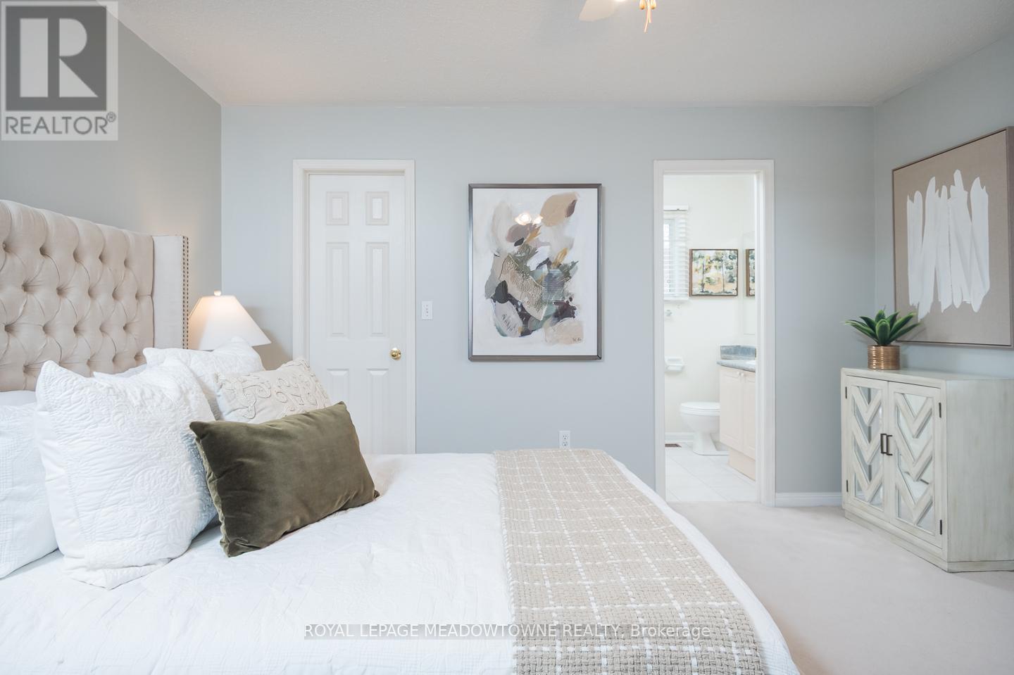 












1617 GOWLING TERRACE

,
Milton,




Ontario
L9T5J6

