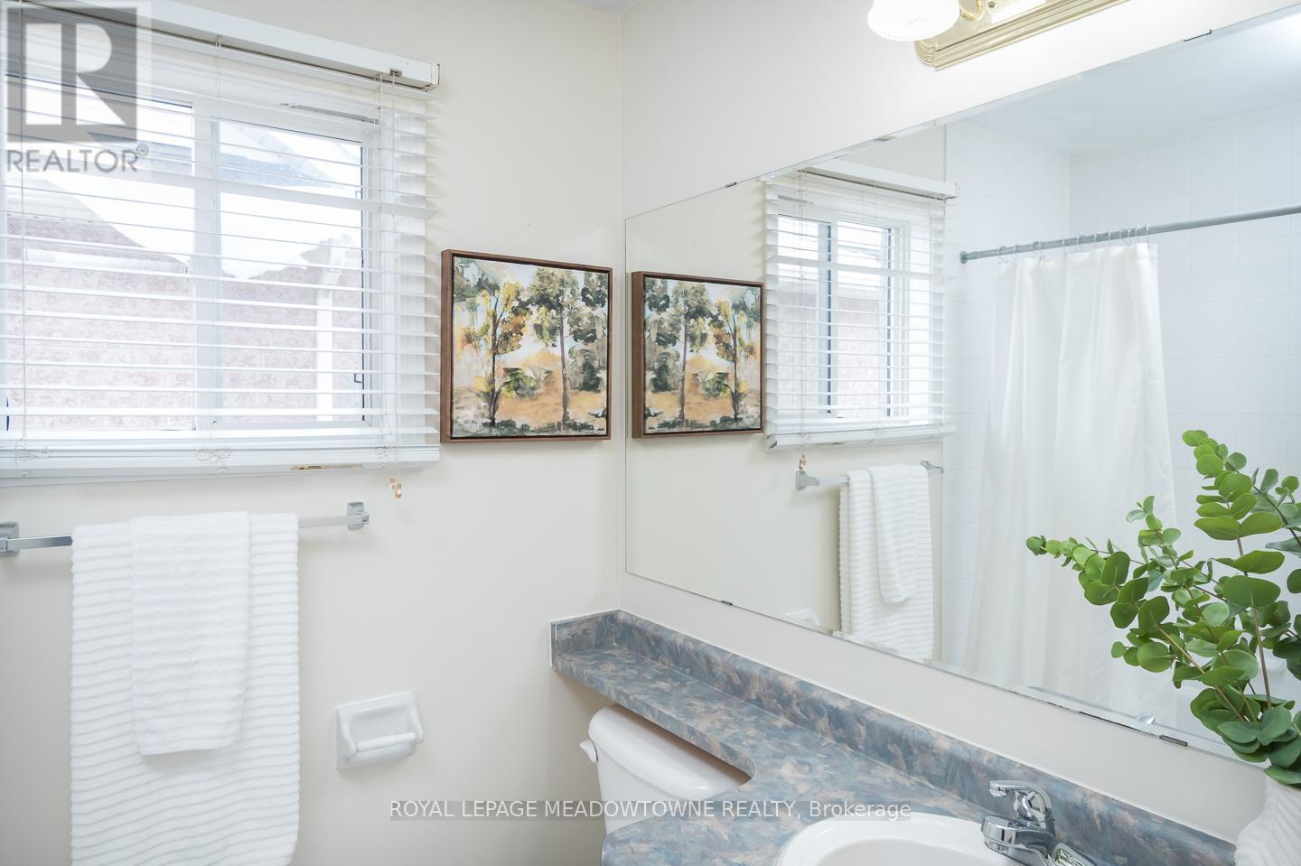 












1617 GOWLING TERRACE

,
Milton,




Ontario
L9T5J6

