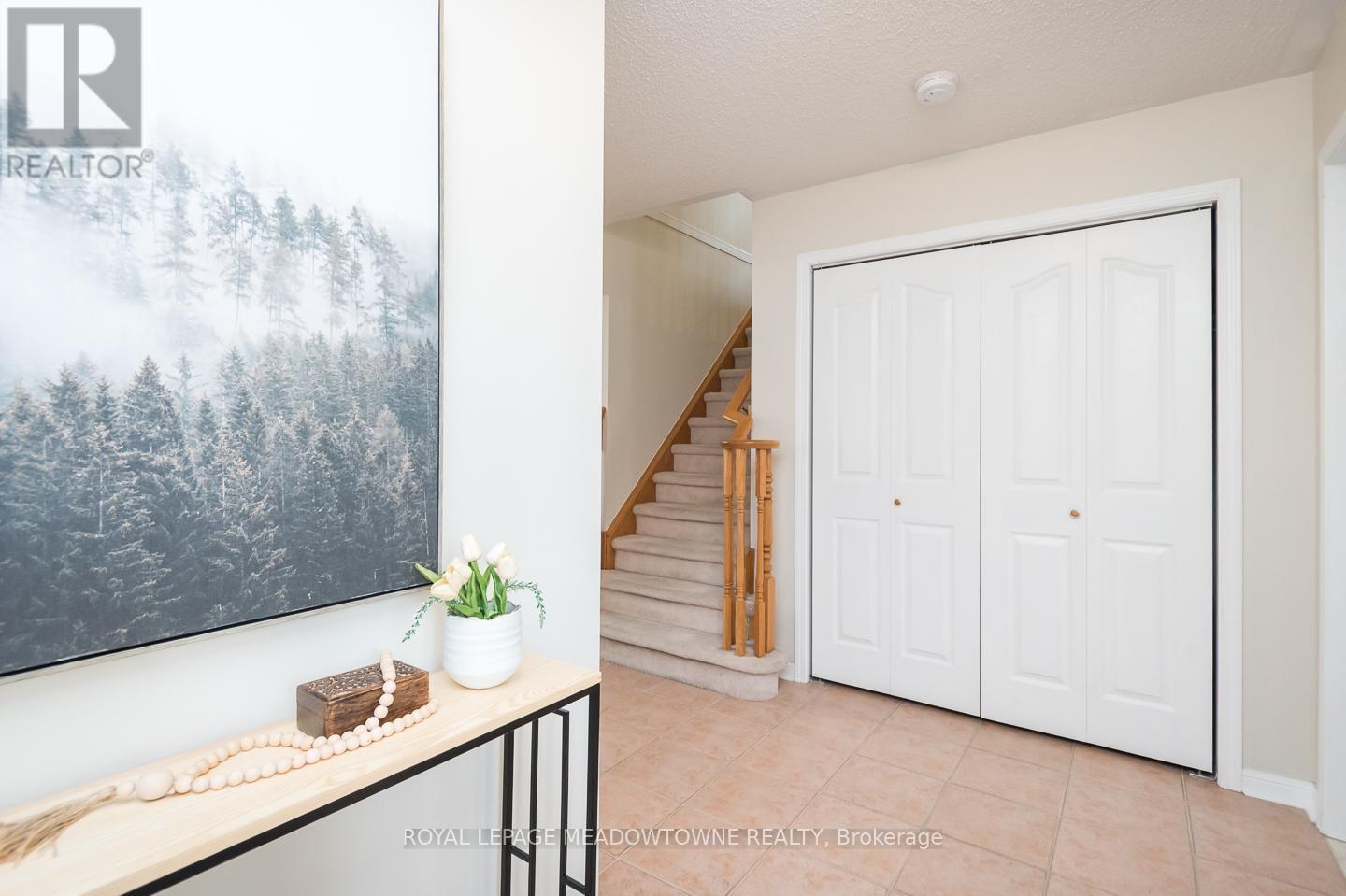 












1617 GOWLING TERRACE

,
Milton,




Ontario
L9T5J6

