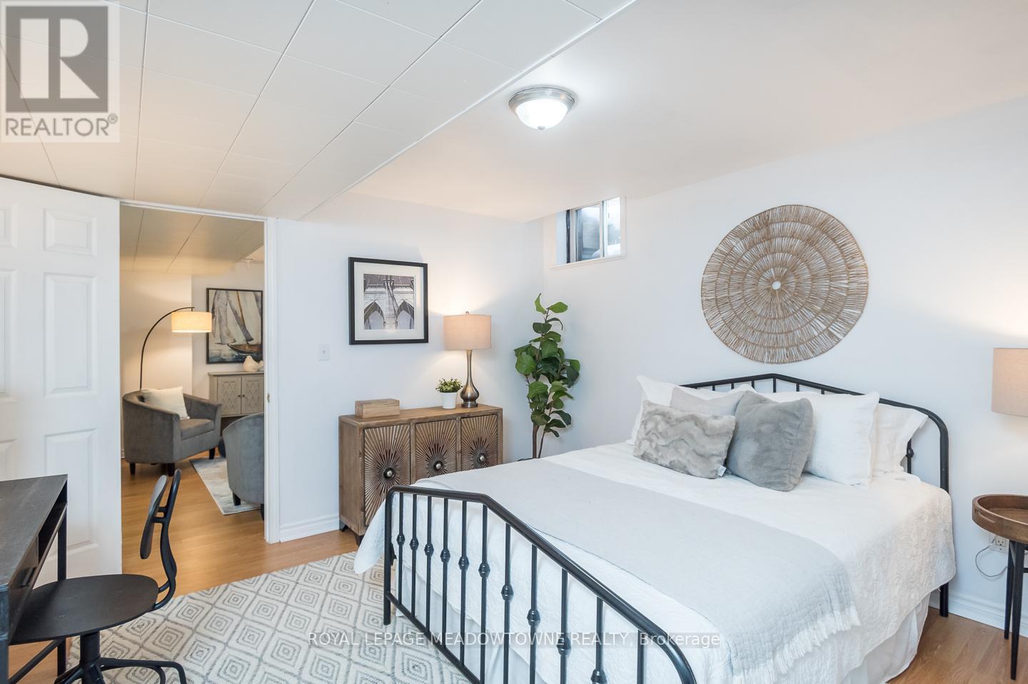 












1617 GOWLING TERRACE

,
Milton,




Ontario
L9T5J6

