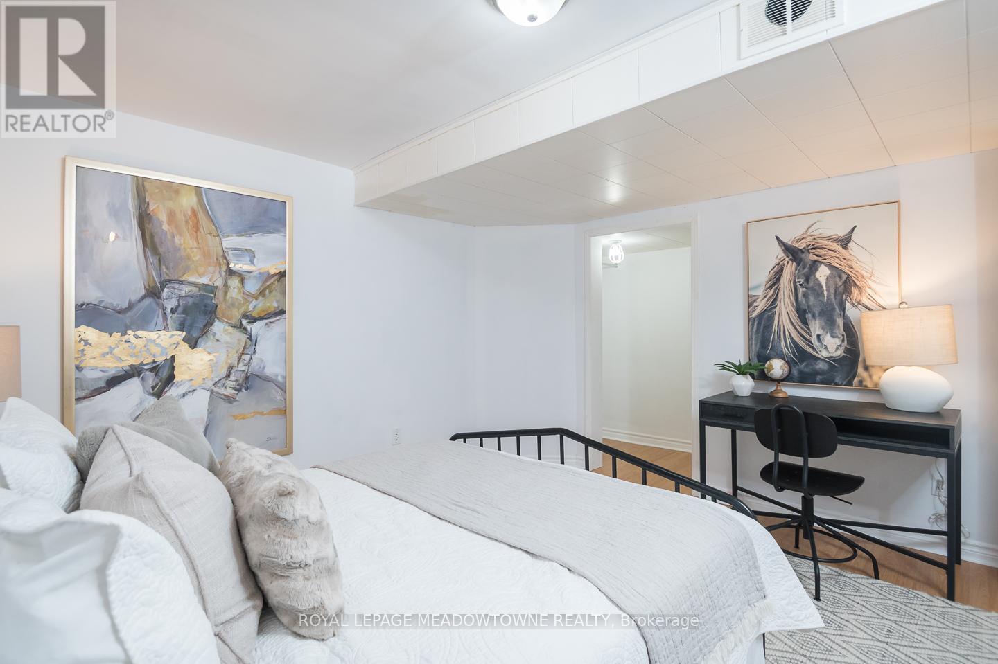 












1617 GOWLING TERRACE

,
Milton,




Ontario
L9T5J6

