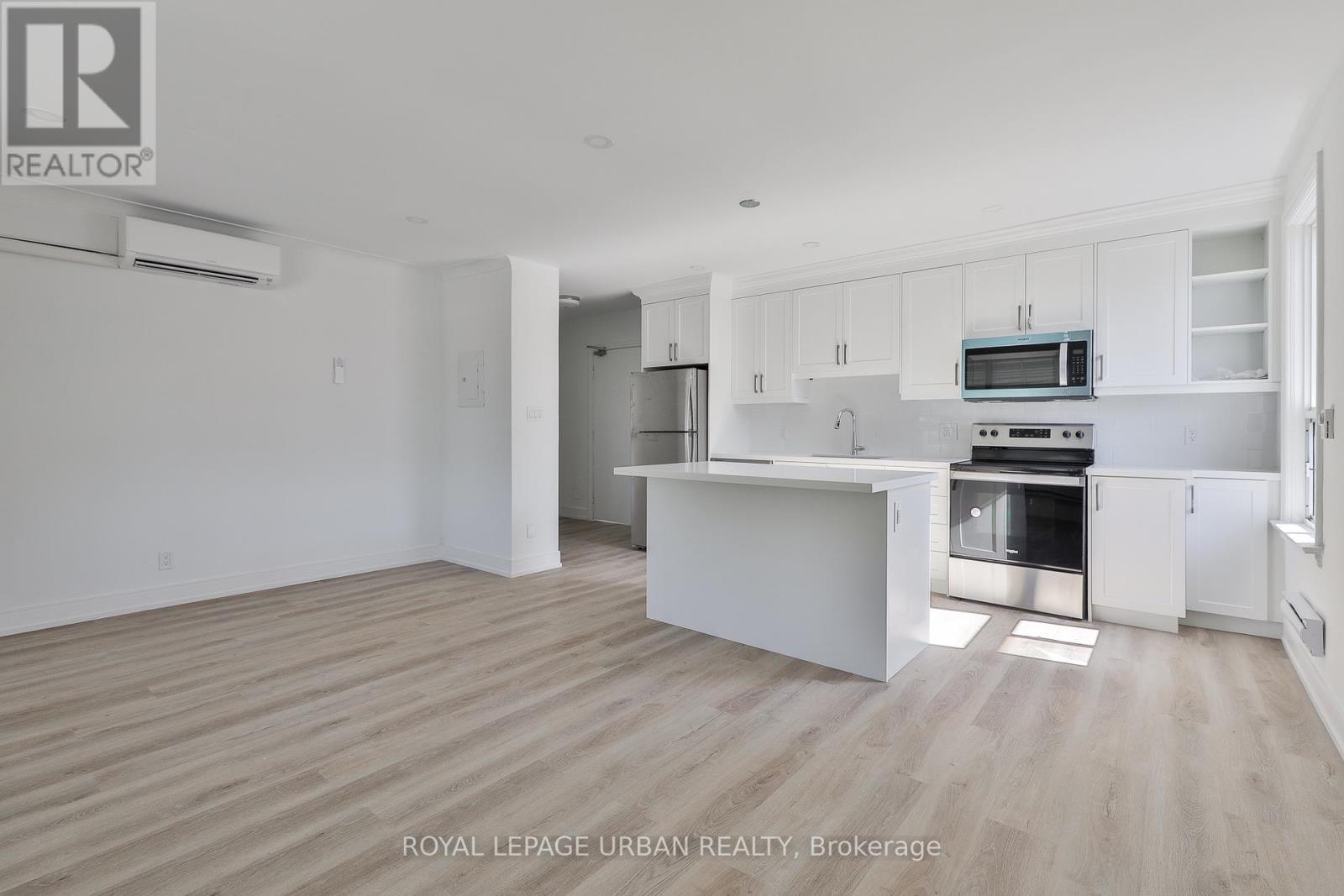 












6 - 2841 KEELE STREET

,
Toronto,




Ontario
M3M2G7

