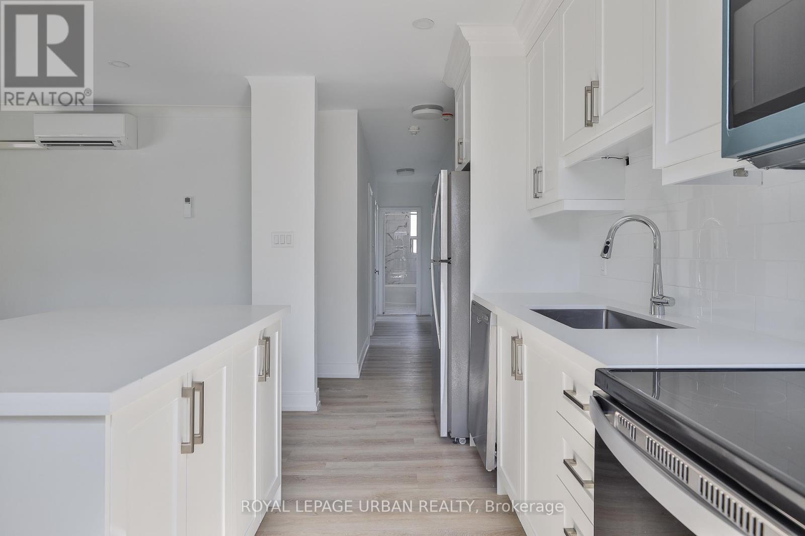 












6 - 2841 KEELE STREET

,
Toronto,




Ontario
M3M2G7

