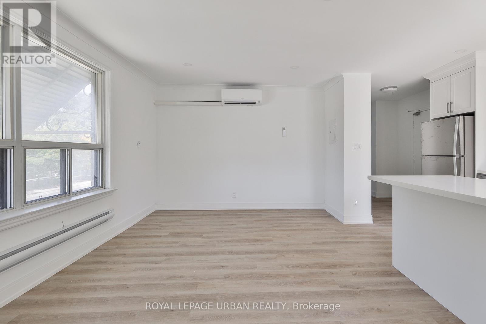 












6 - 2841 KEELE STREET

,
Toronto,




Ontario
M3M2G7

