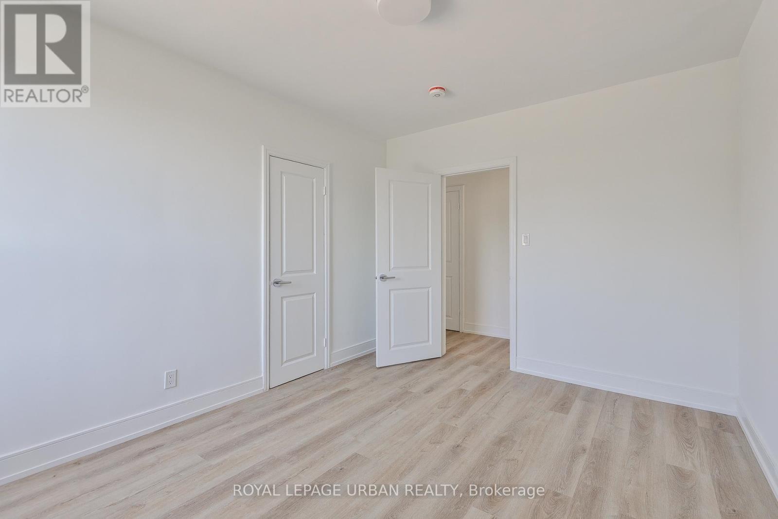 












6 - 2841 KEELE STREET

,
Toronto,




Ontario
M3M2G7

