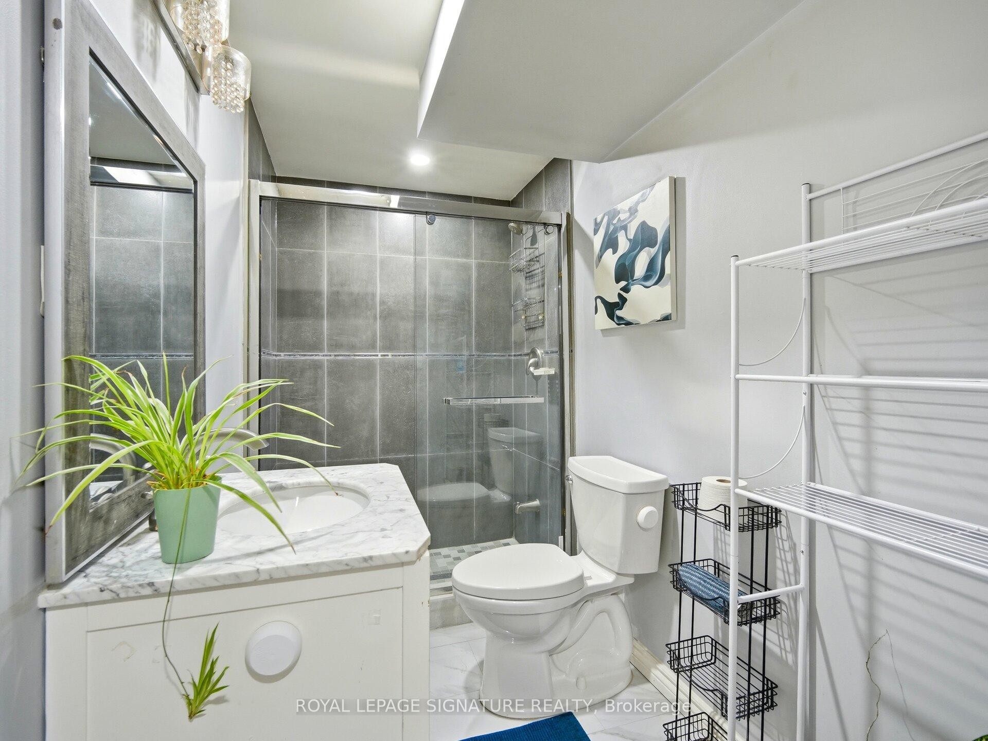 









92


Owlridge

Drive,
Brampton,




ON
L6X 0M5

