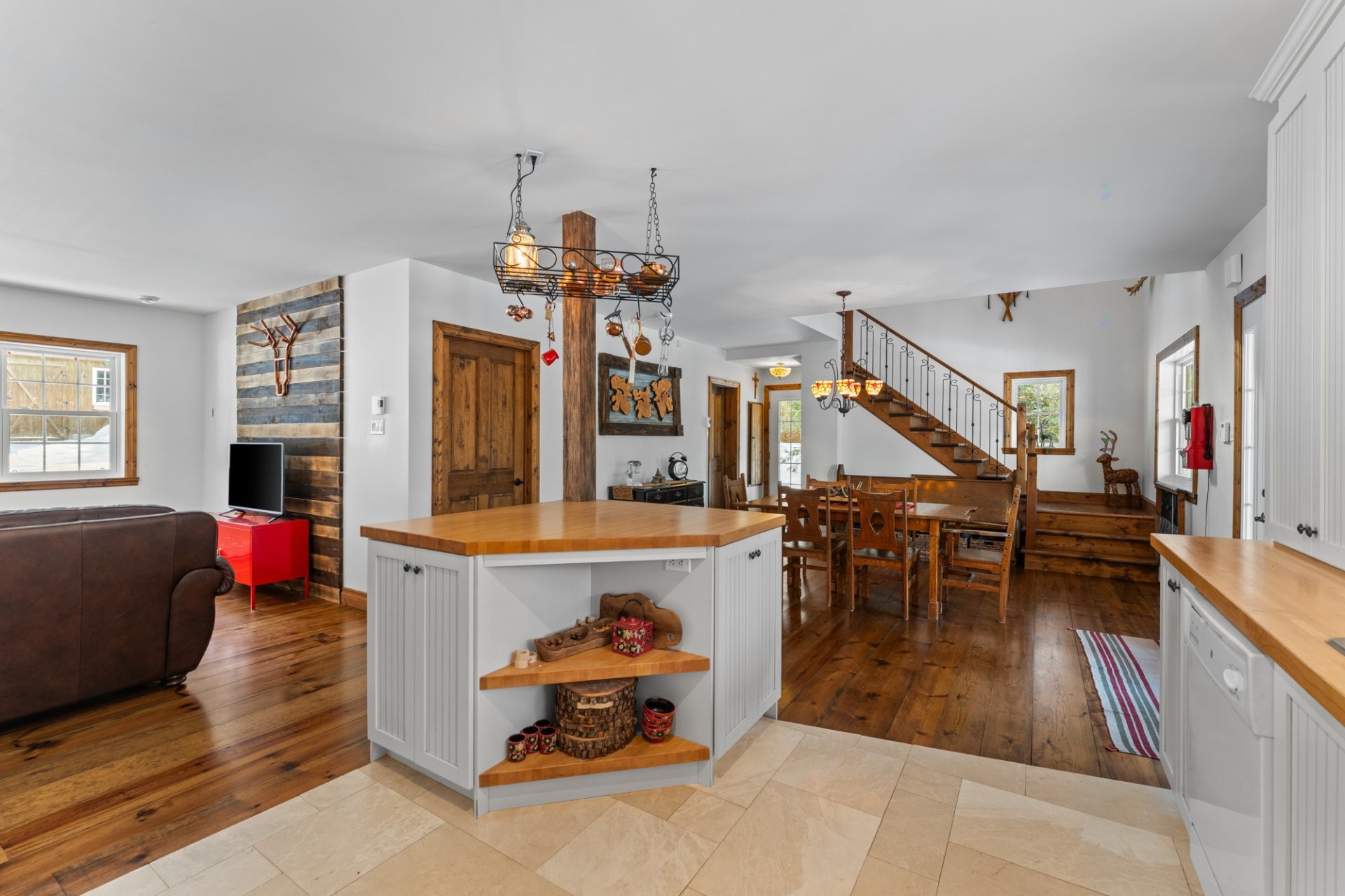 









1193


Ch. du Lac-Deligny O.

,
Mandeville,




QC
J0K1L0

